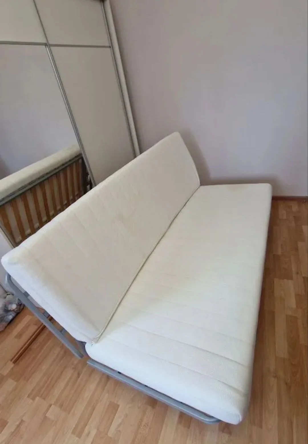 диван IKEA - миниатюра 2