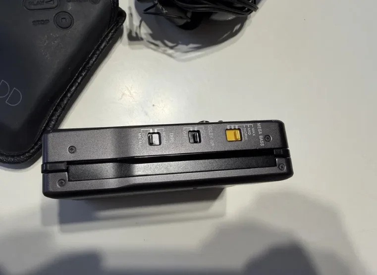 Плеер кассетный Sony walkman Wm-DD33, наушники - миниатюра 3