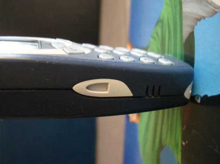 Сотовый телефон Nokia 3310 - миниатюра 5