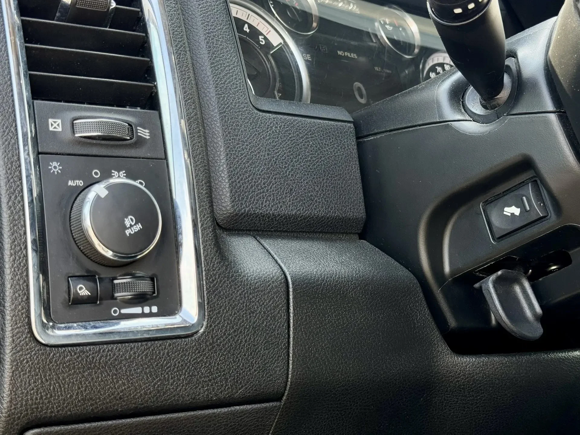 Автомобиль Dodge Ram (Додж Рам) 1.500 Laramie Longhorn - миниатюра 12