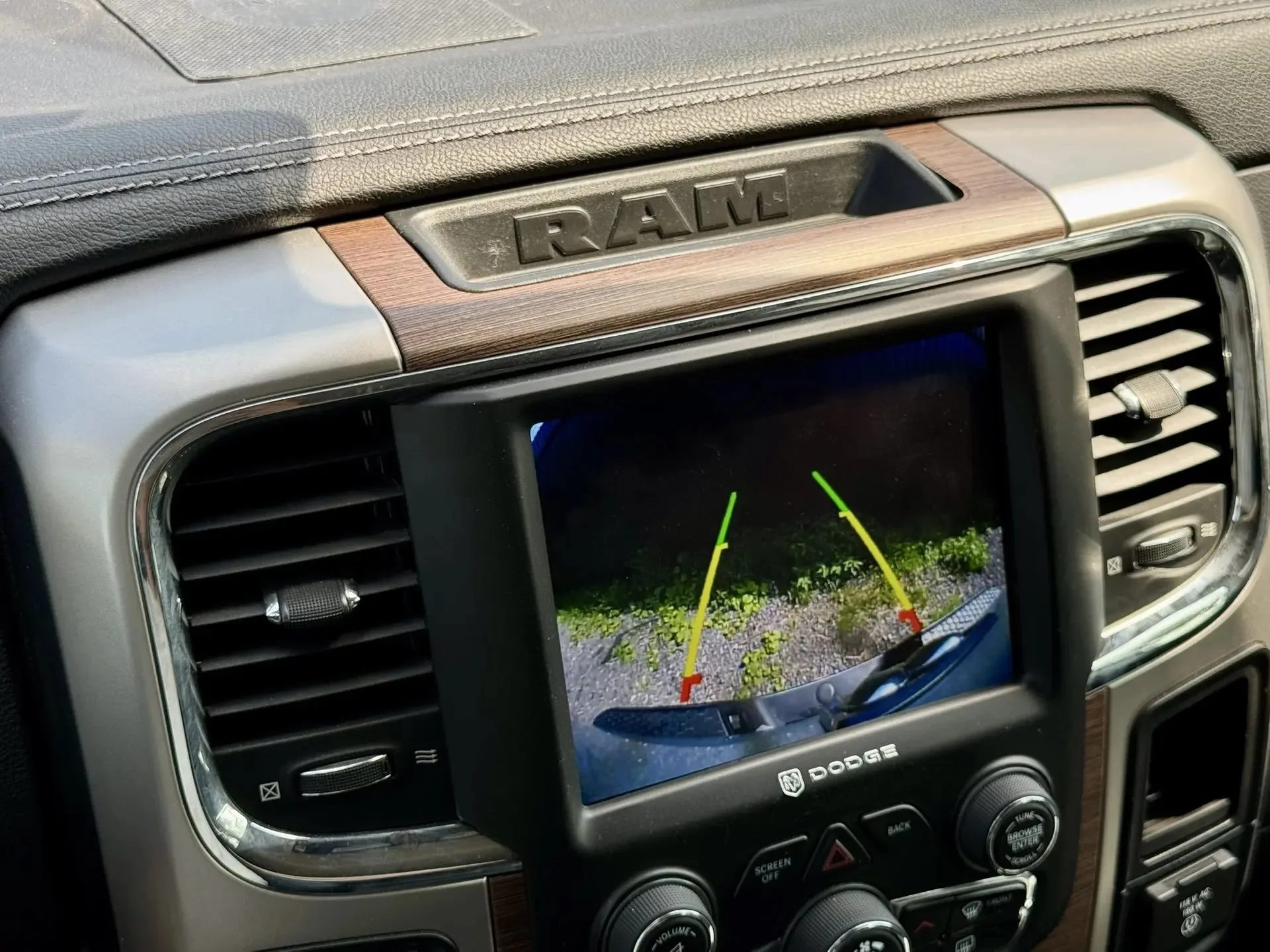 Автомобиль Dodge Ram (Додж Рам) 1.500 Laramie Longhorn - миниатюра 14