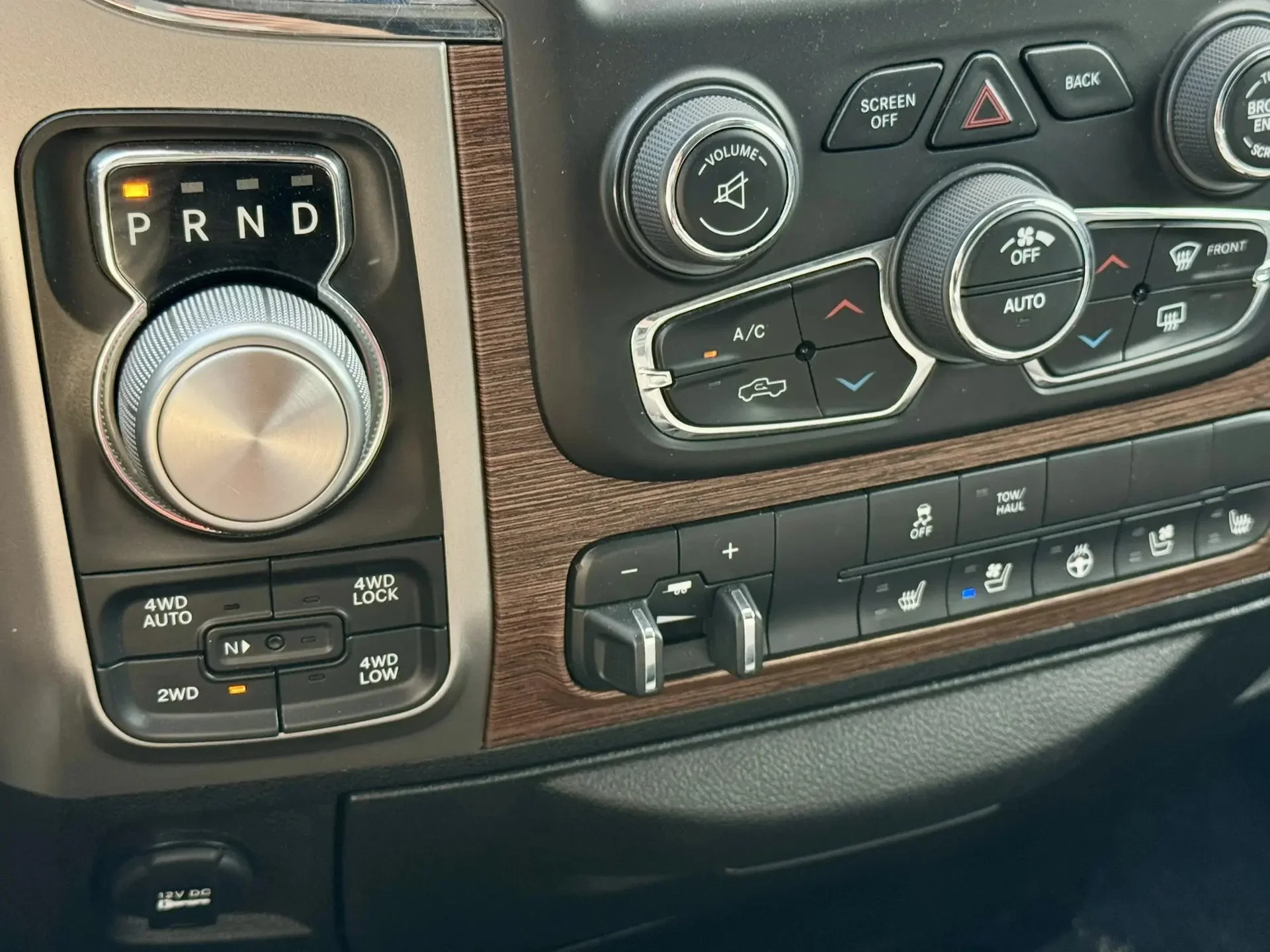 Автомобиль Dodge Ram (Додж Рам) 1.500 Laramie Longhorn - миниатюра 15