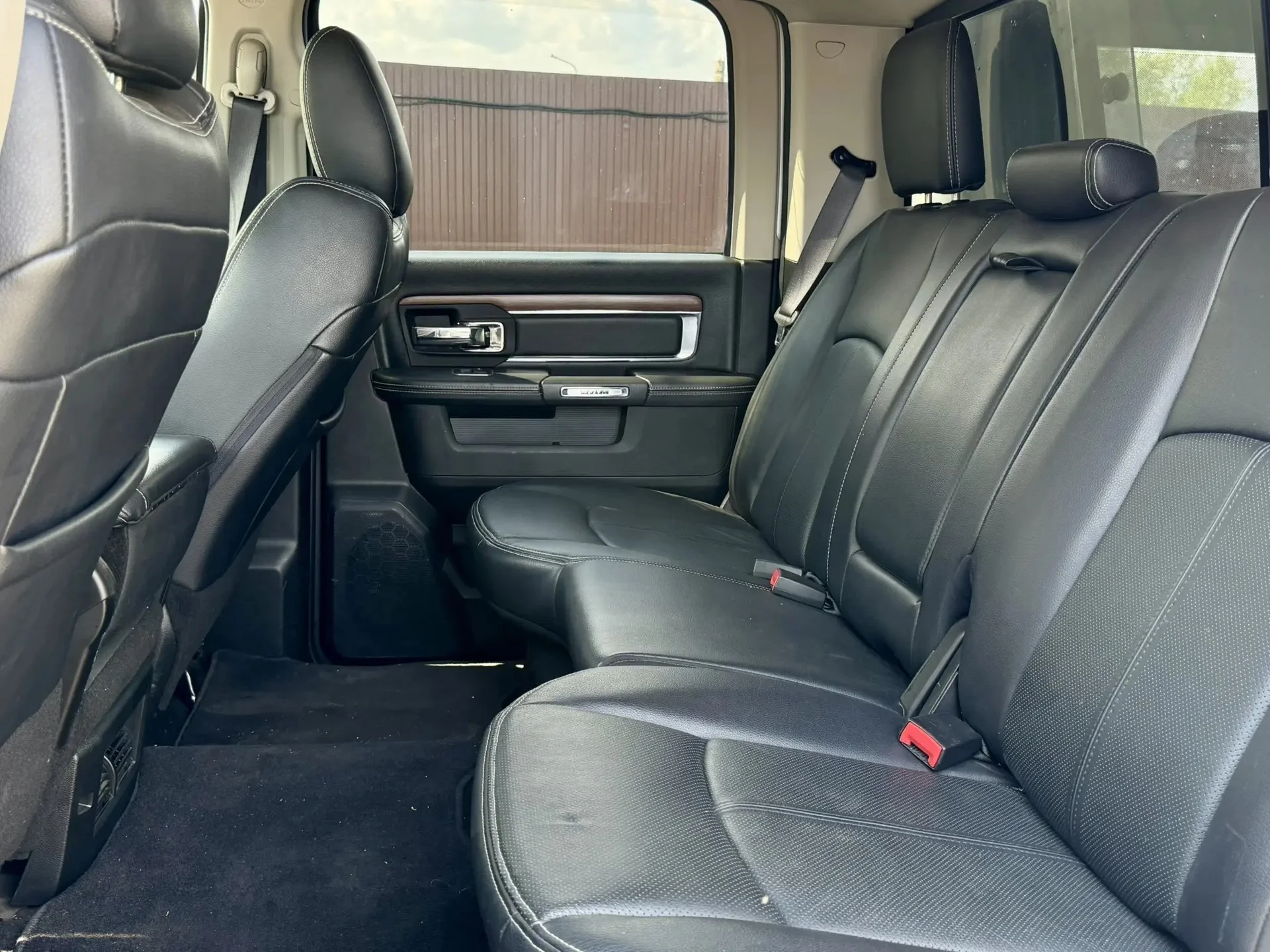 Автомобиль Dodge Ram (Додж Рам) 1.500 Laramie Longhorn - миниатюра 19