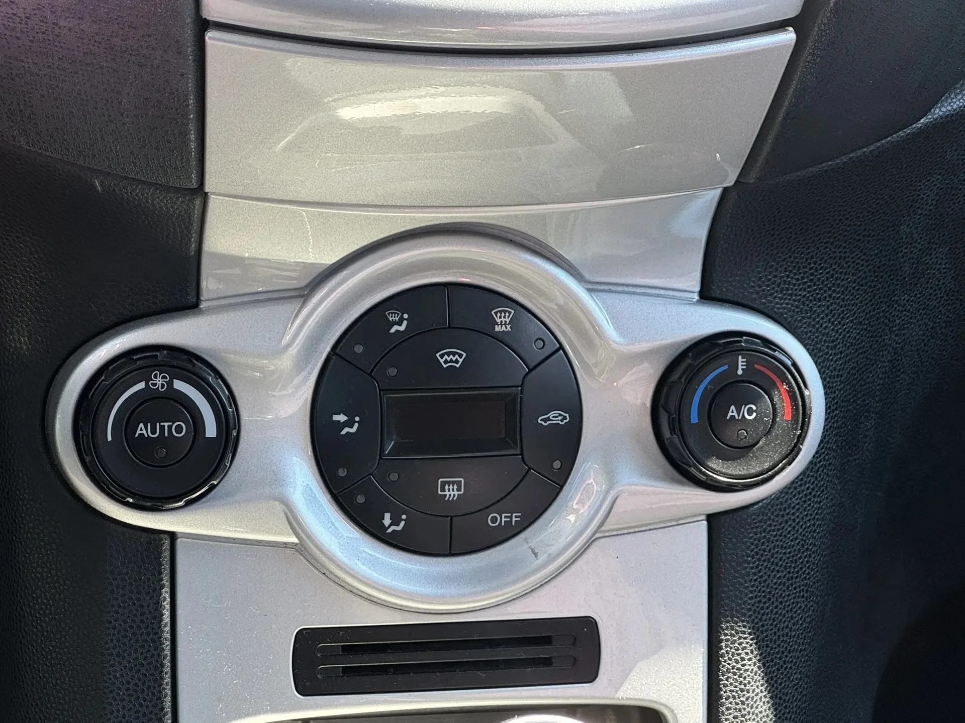Ford Fiesta Mk6 - миниатюра 9