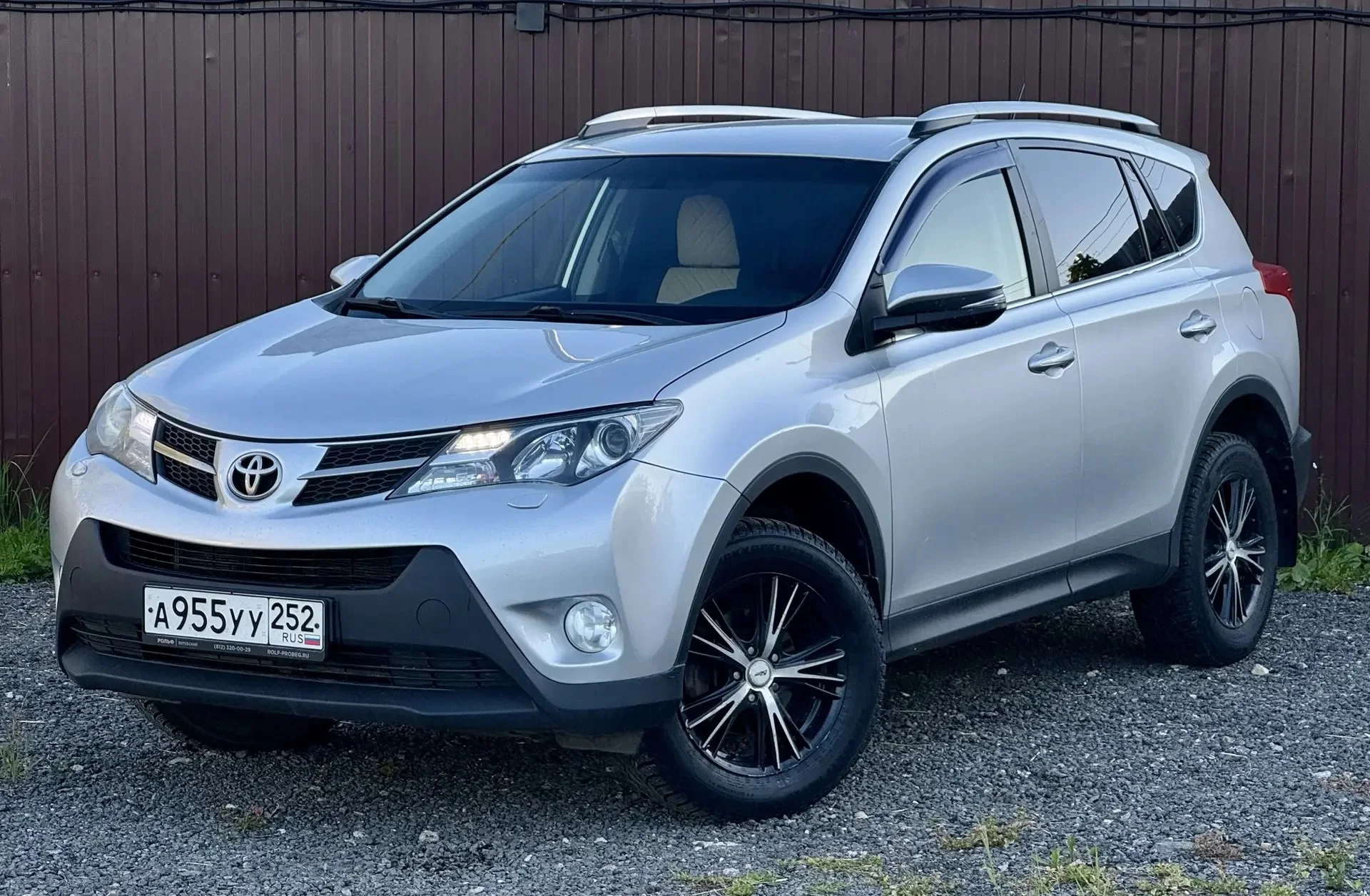 Toyota RAV4 IV (XA40) - миниатюра 2