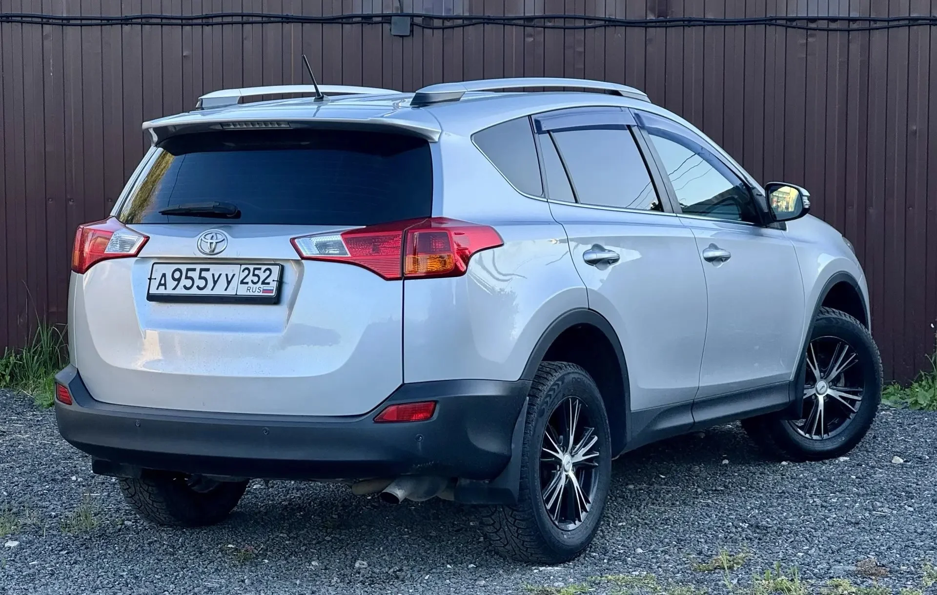 Toyota RAV4 IV (XA40) - миниатюра 4