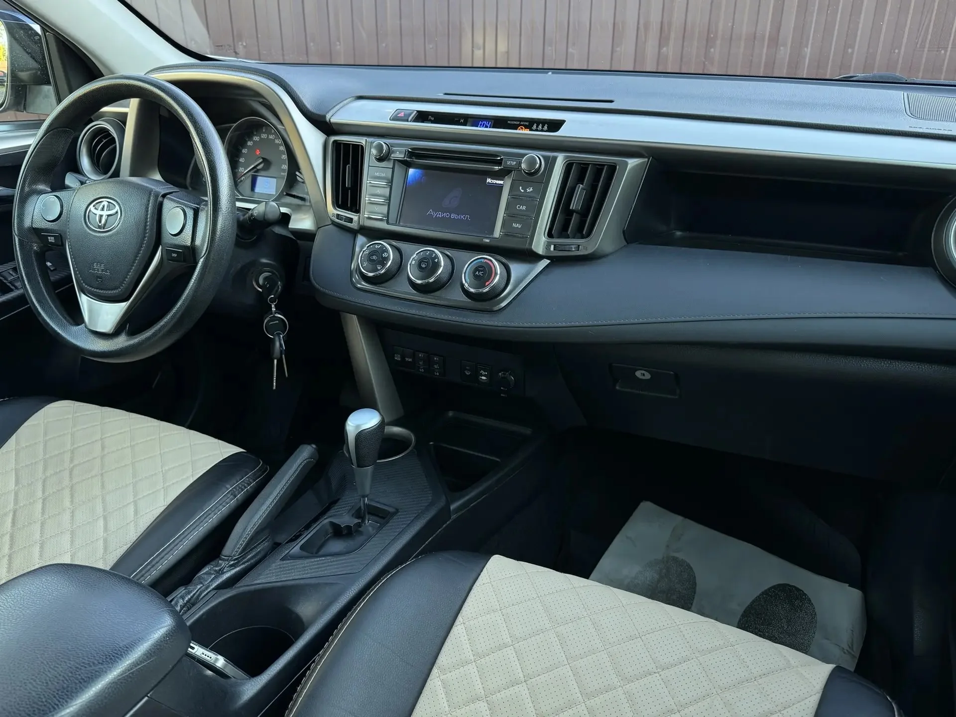 Toyota RAV4 IV (XA40) - миниатюра 5