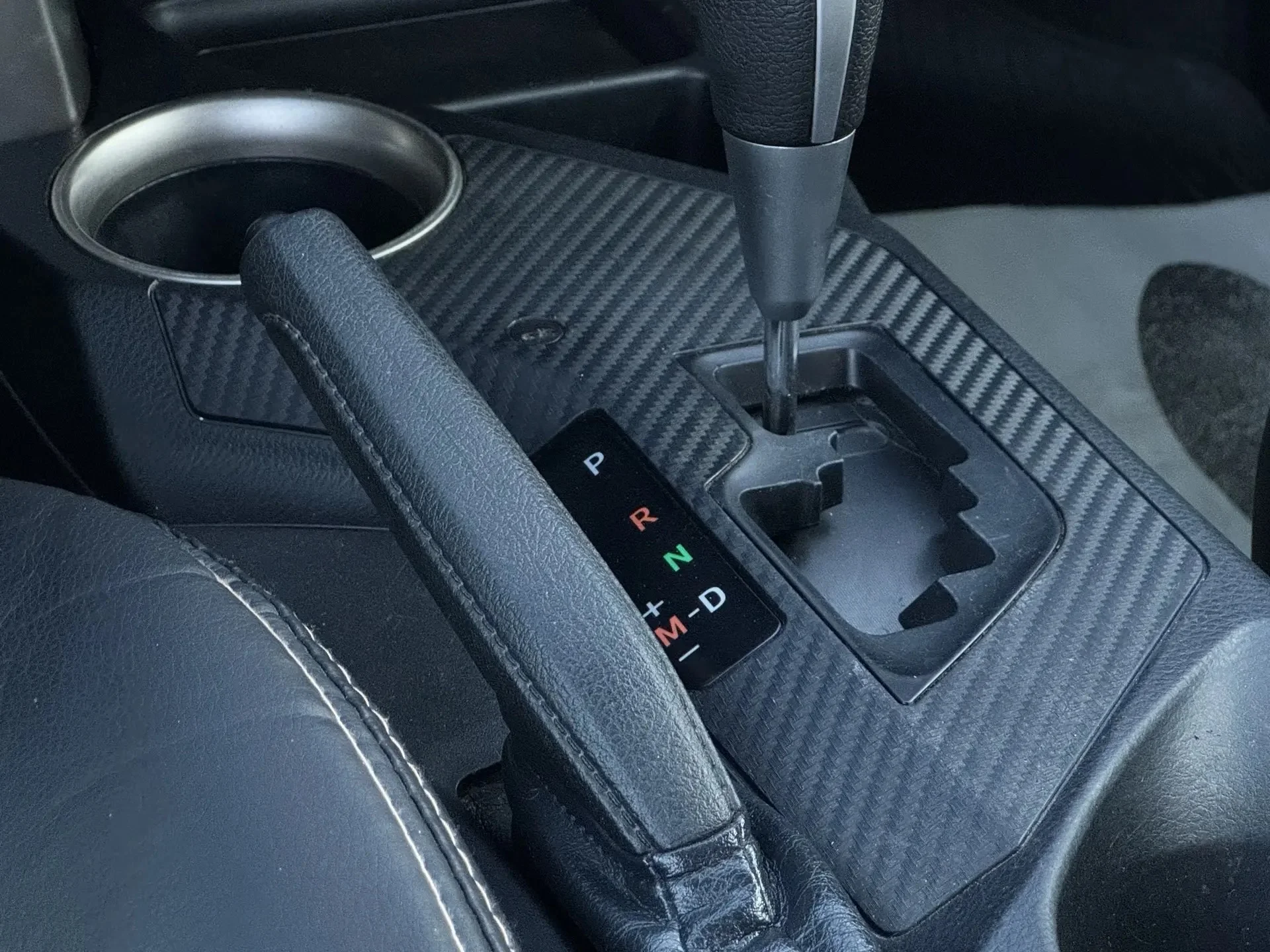 Toyota RAV4 IV (XA40) - миниатюра 9