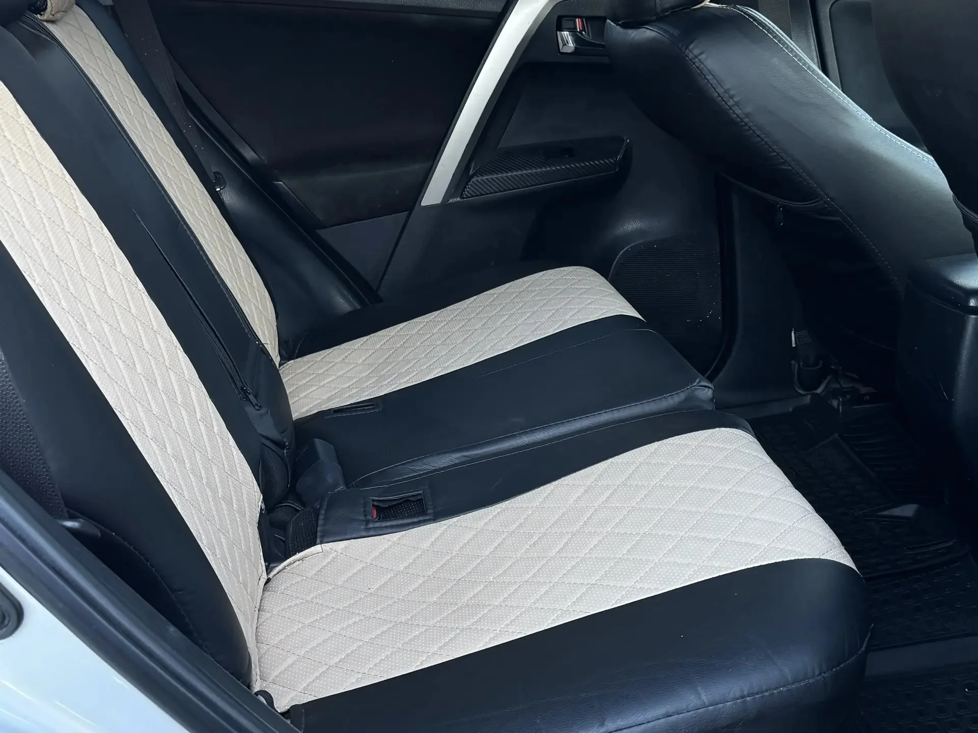 Toyota RAV4 IV (XA40) - миниатюра 12