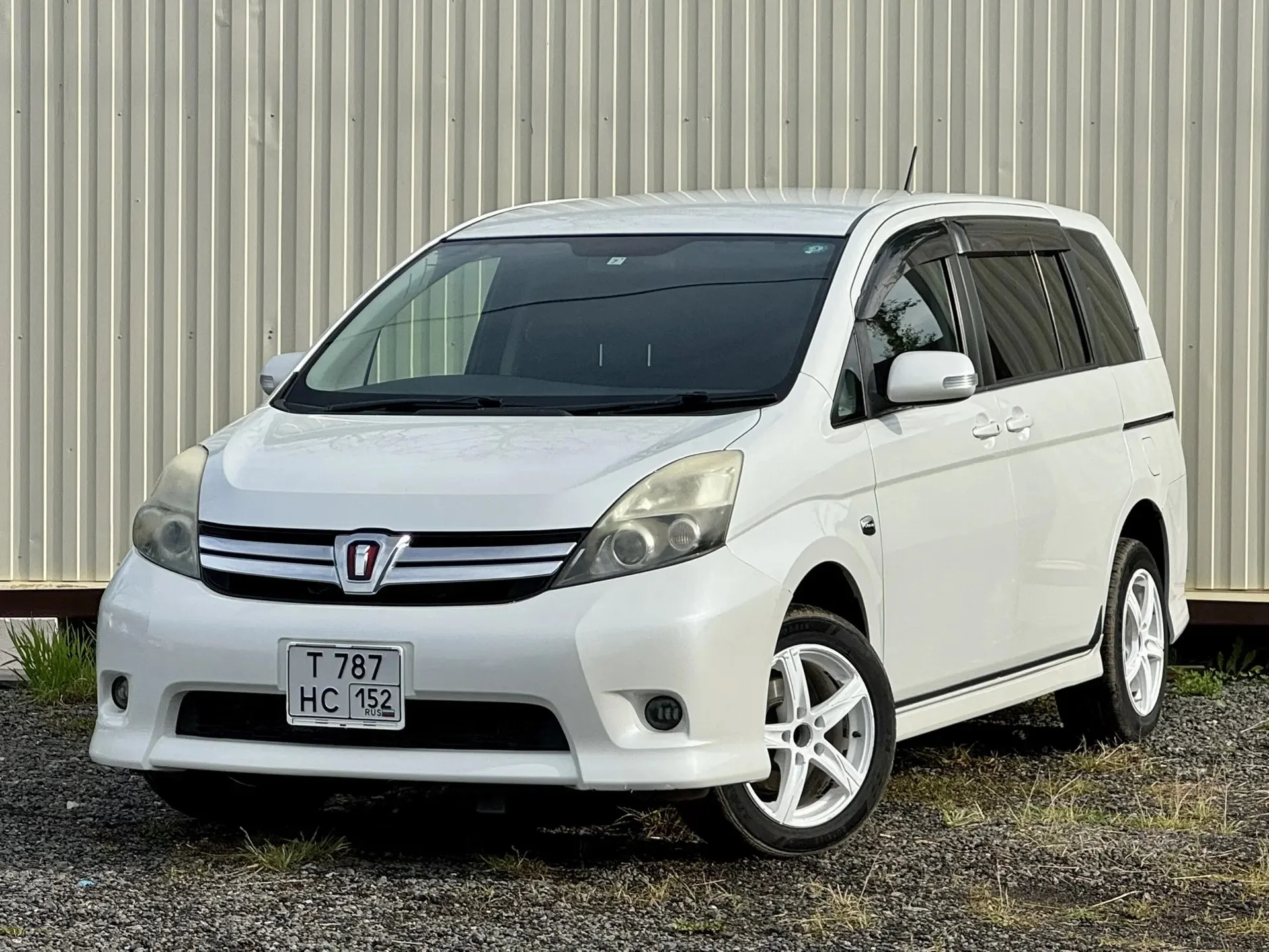 Toyota ISis I Рестайлинг - миниатюра 2
