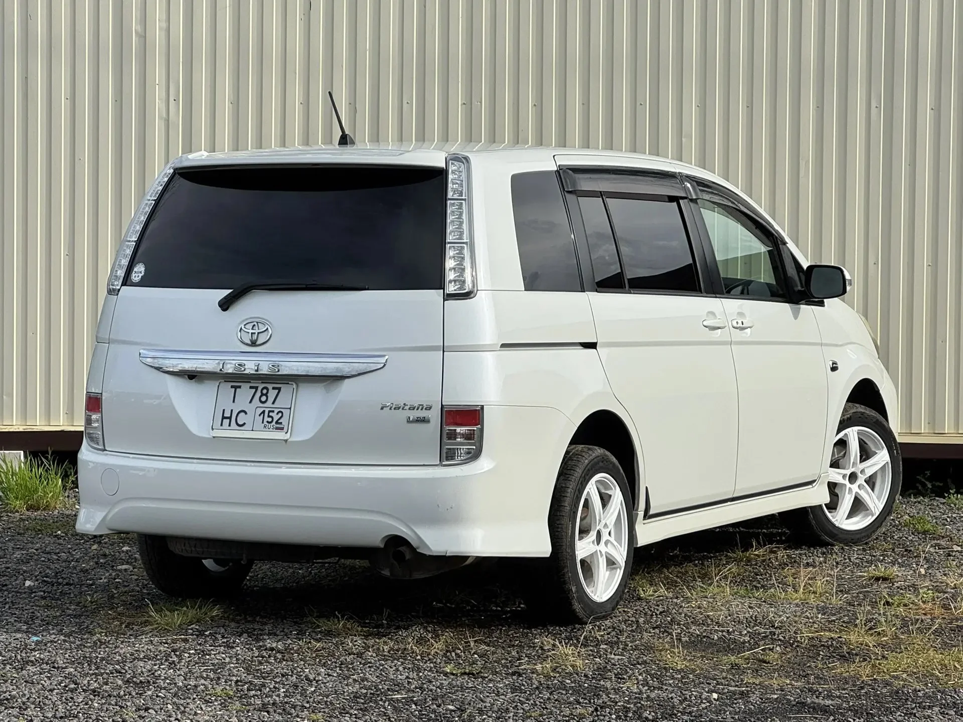 Toyota ISis I Рестайлинг - миниатюра 3