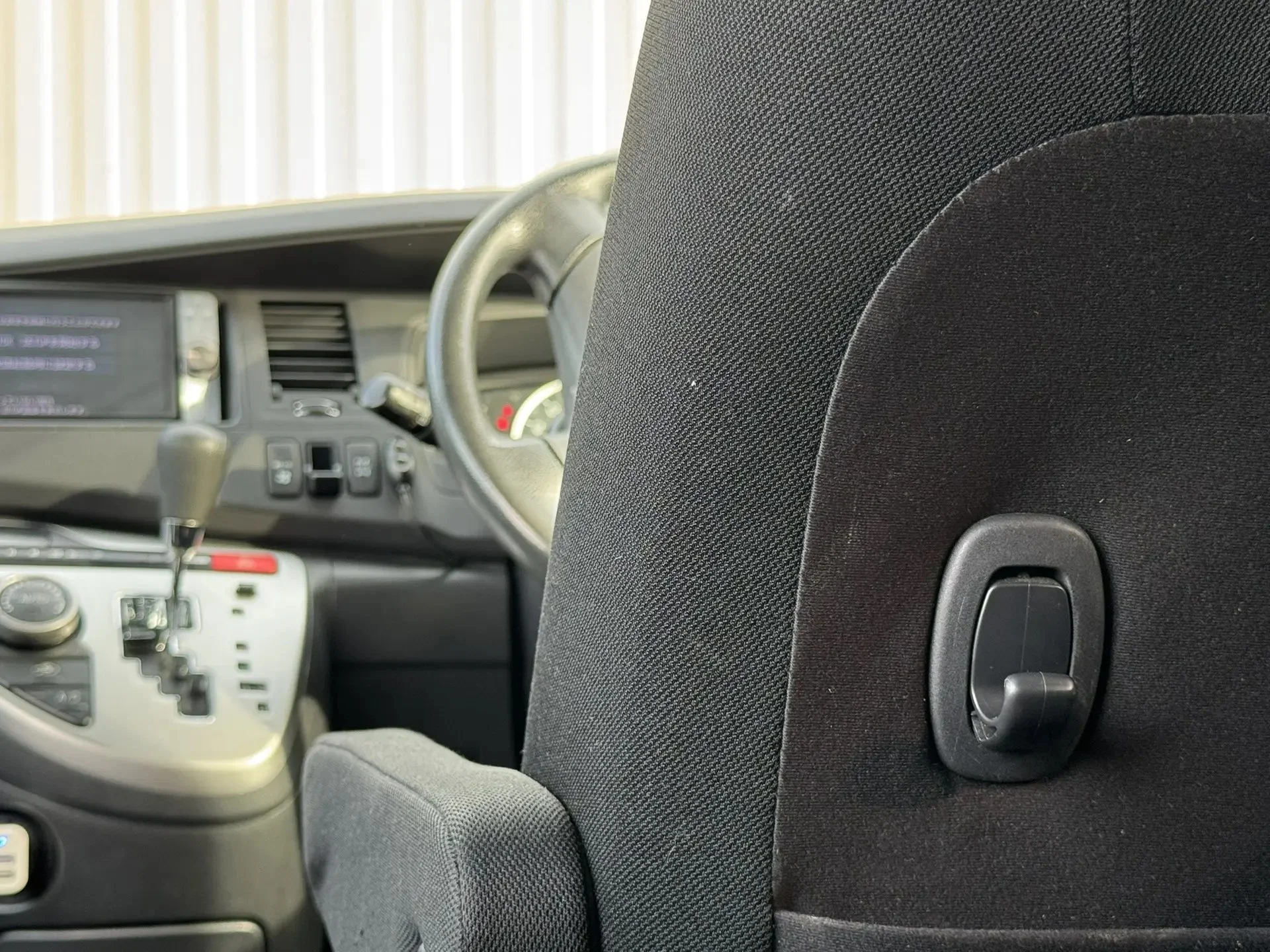 Toyota ISis I Рестайлинг - миниатюра 20