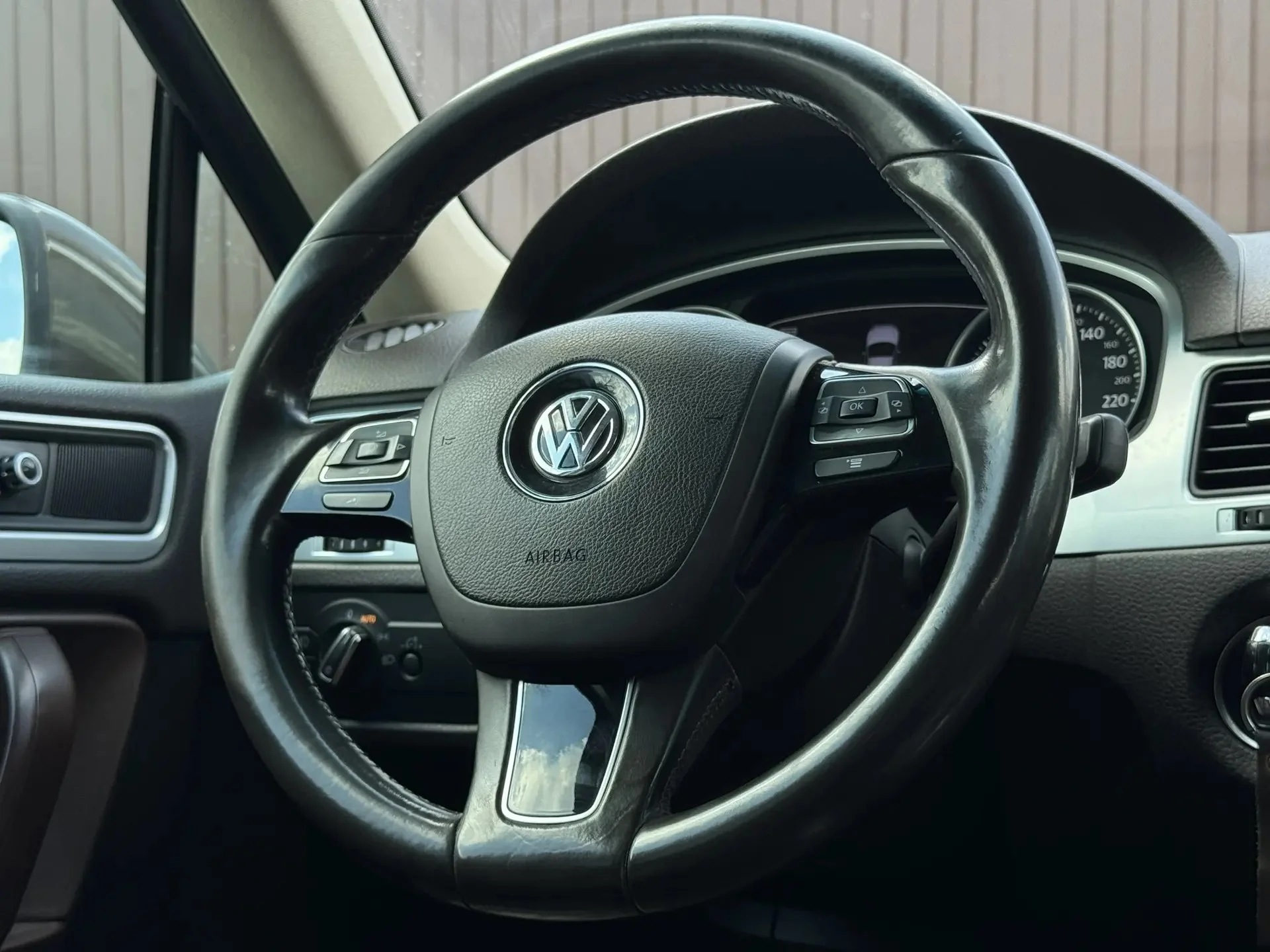 Volkswagen Touareg II - миниатюра 8