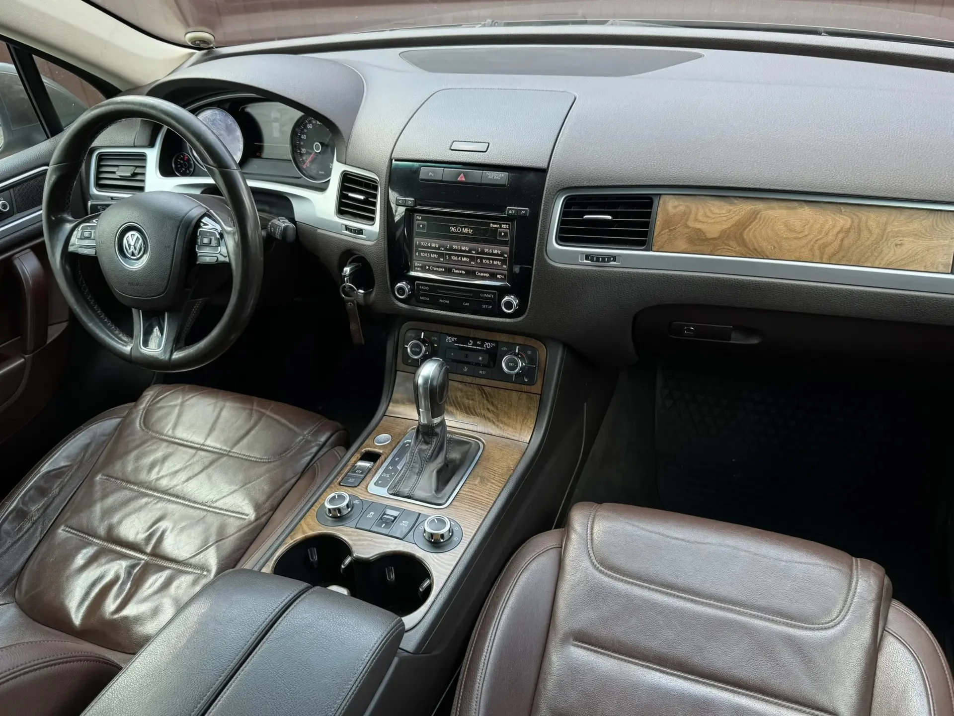 Volkswagen Touareg II - миниатюра 10