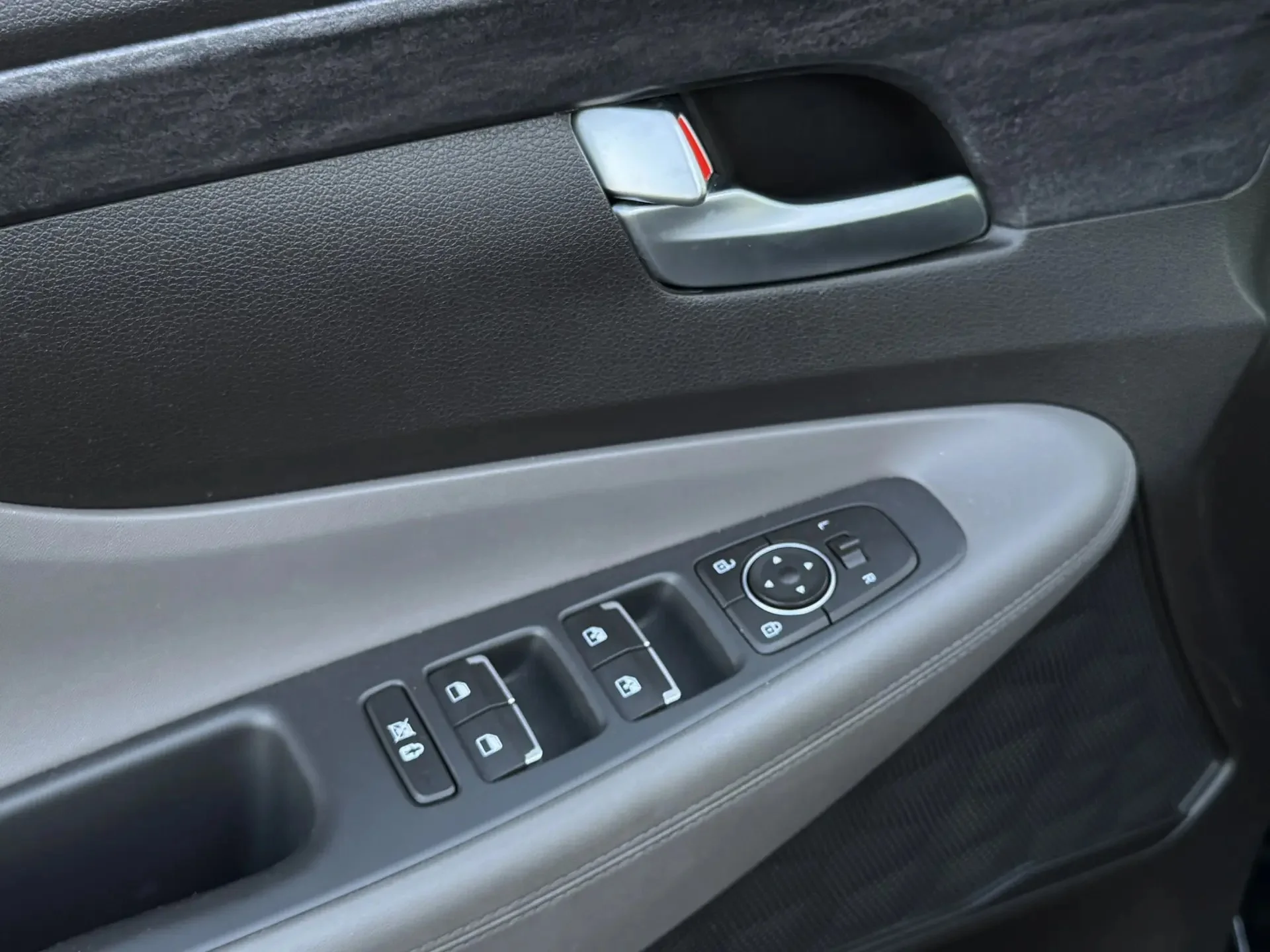 Hyundai Santa Fe IV - миниатюра 9