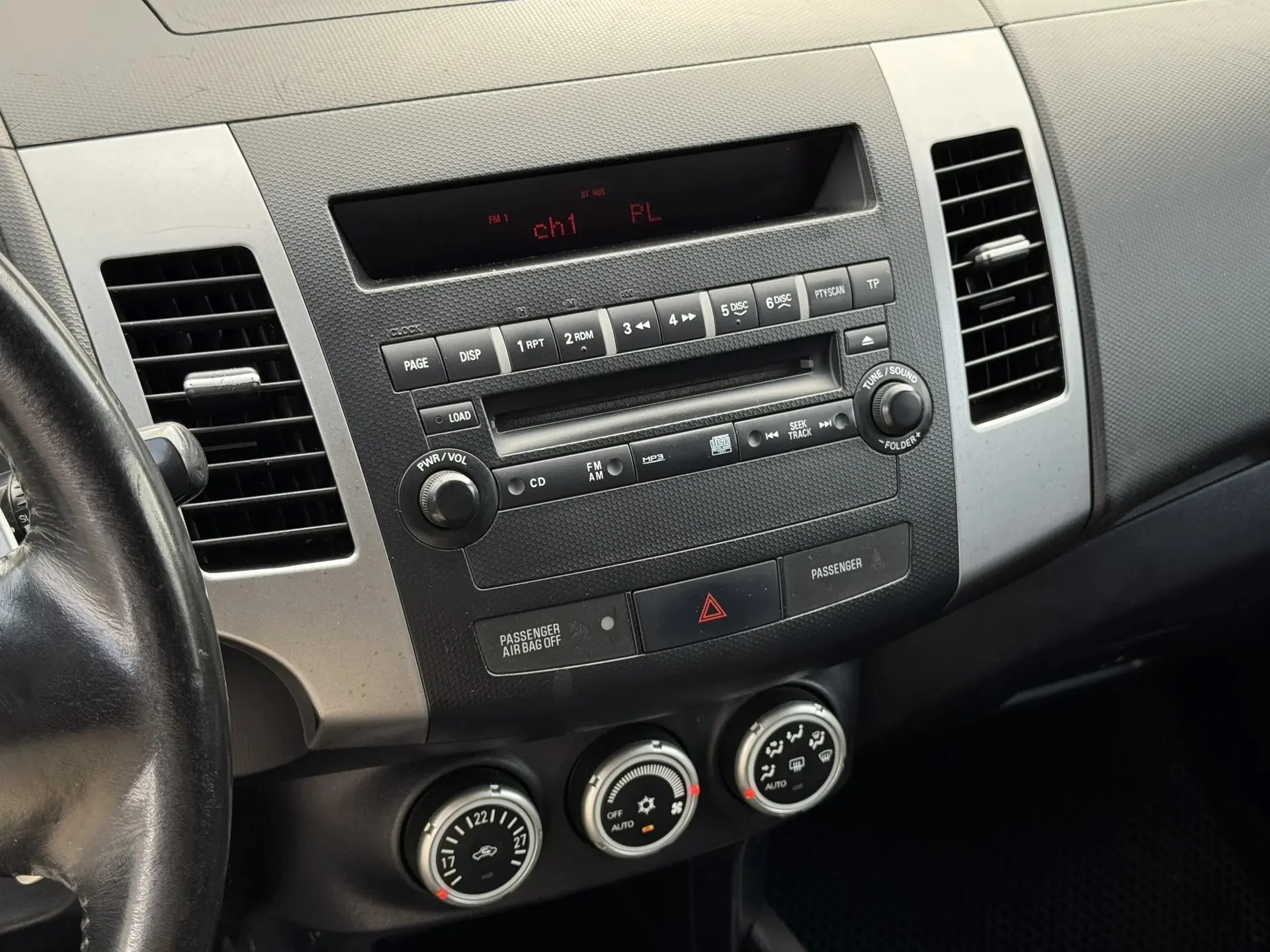 Mitsubishi Outlander II - миниатюра 10