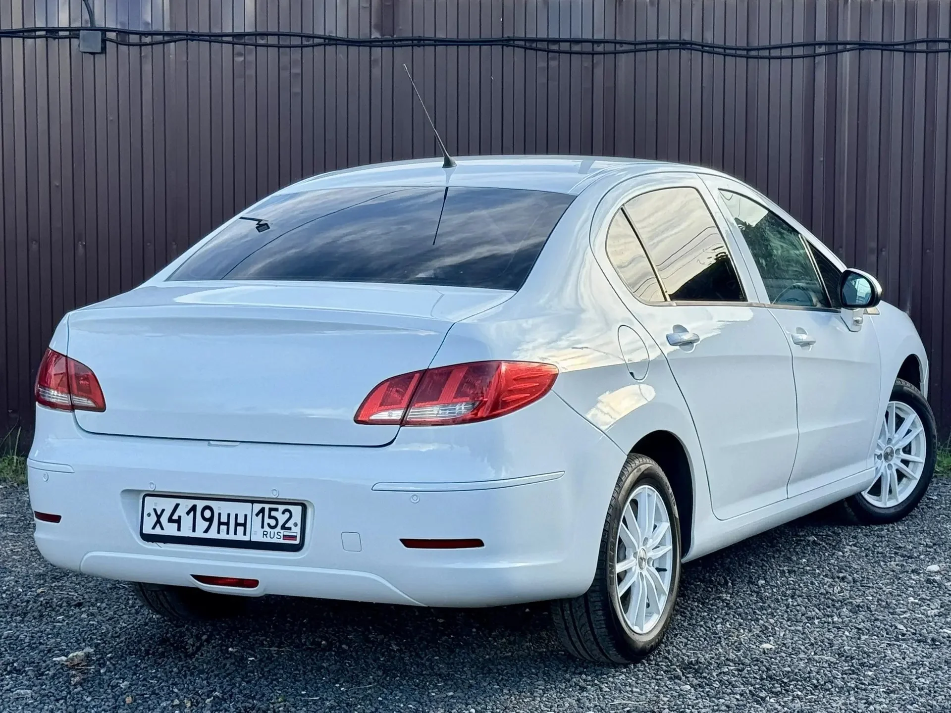 Peugeot 408 I - миниатюра 7