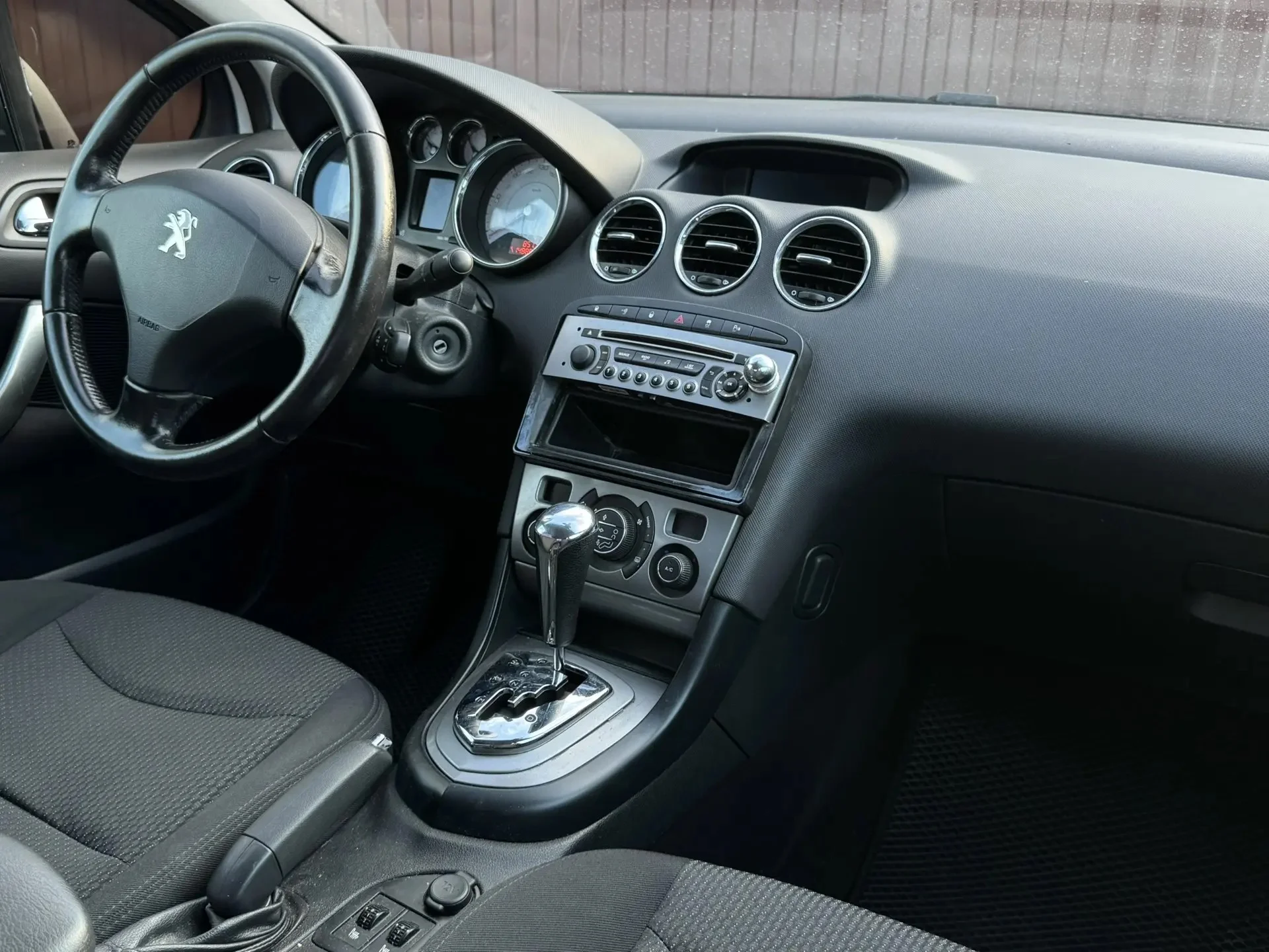 Peugeot 408 I - миниатюра 8