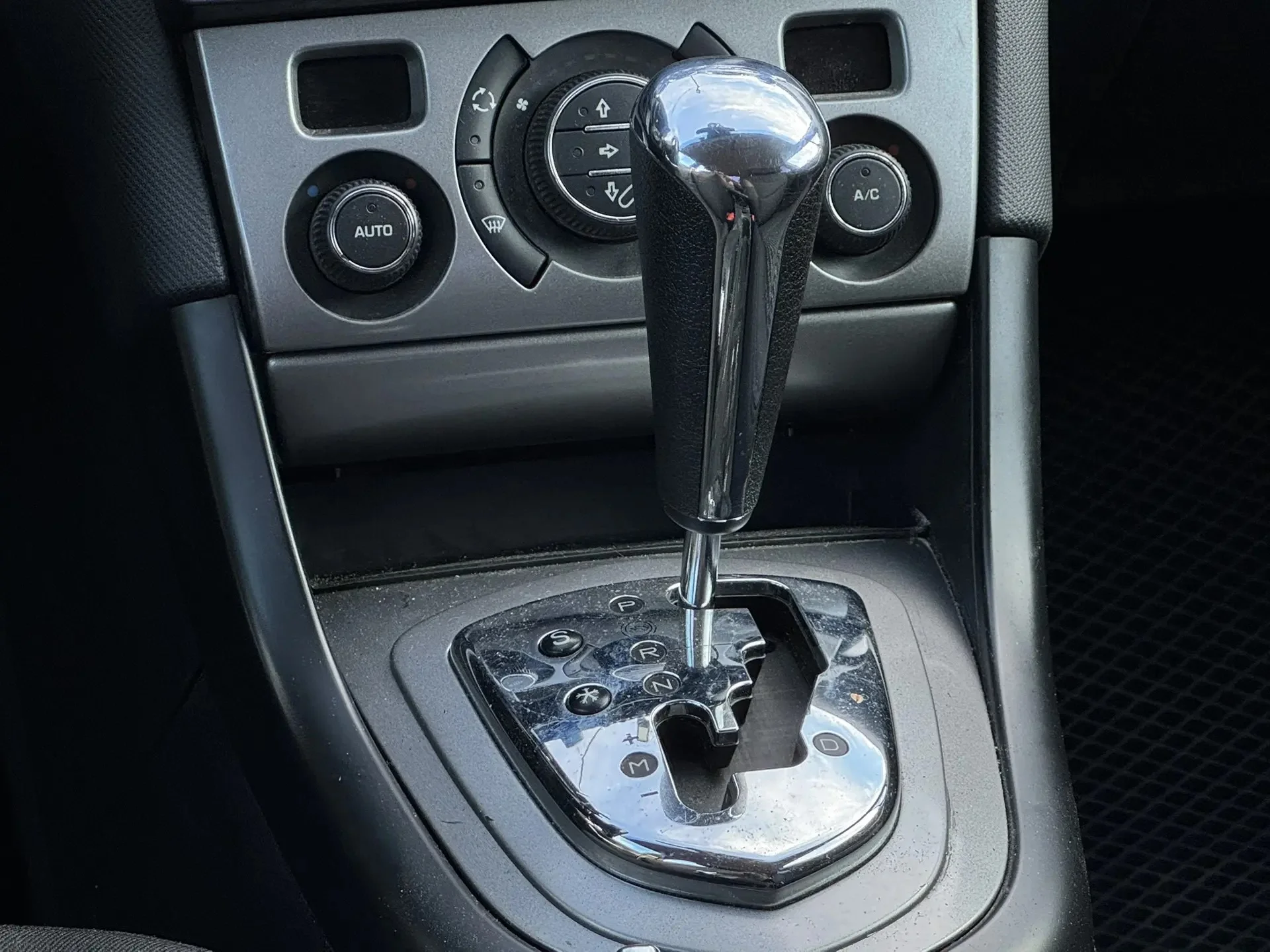 Peugeot 408 I - миниатюра 11