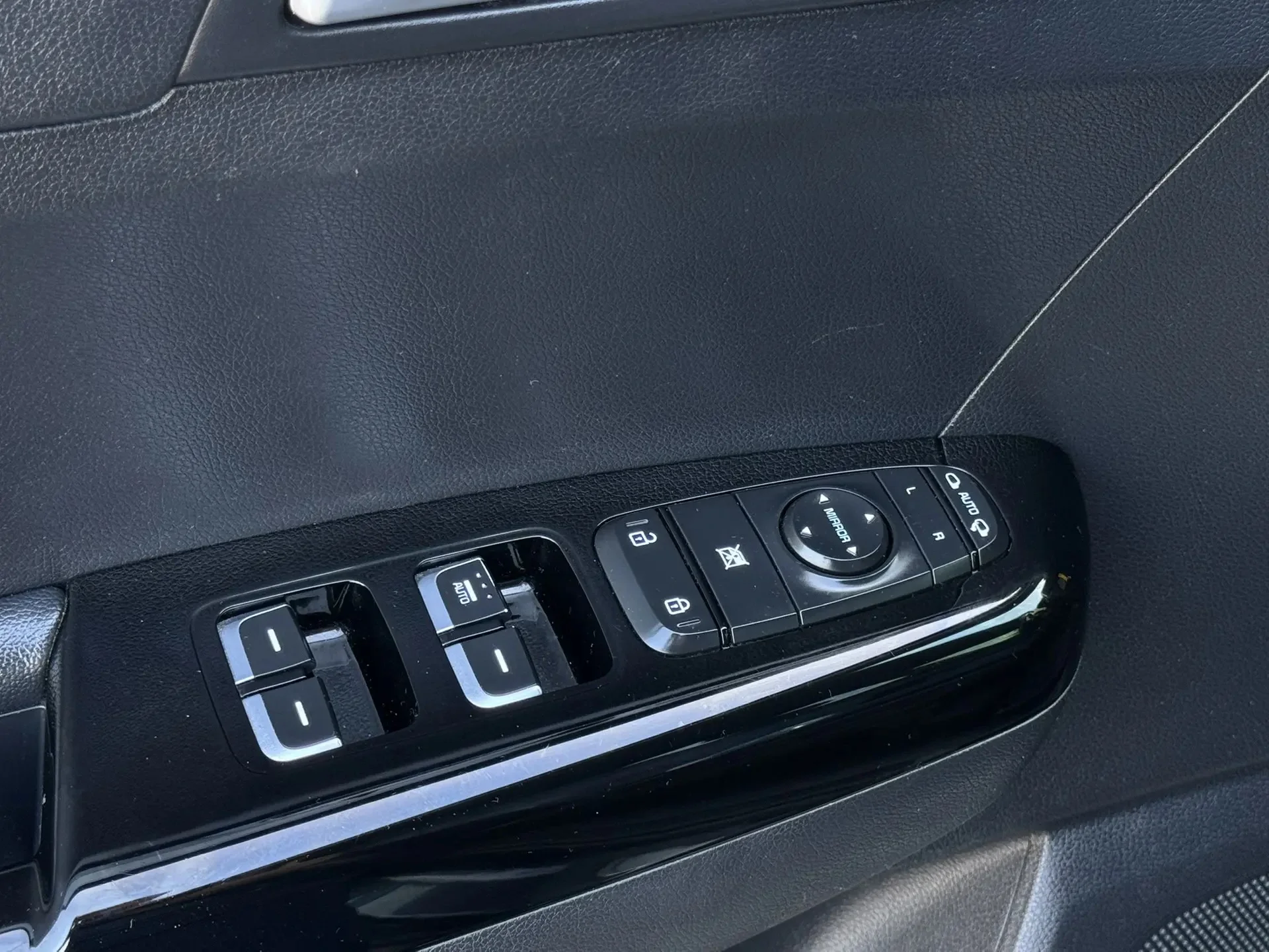 Kia Sportage IV - миниатюра 16