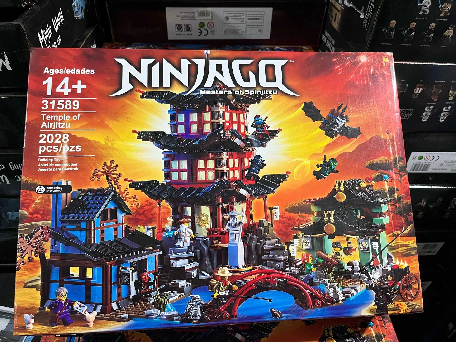Конструктор Ninjago Храм Аэроджитцу 2028 деталей - изображение 1
