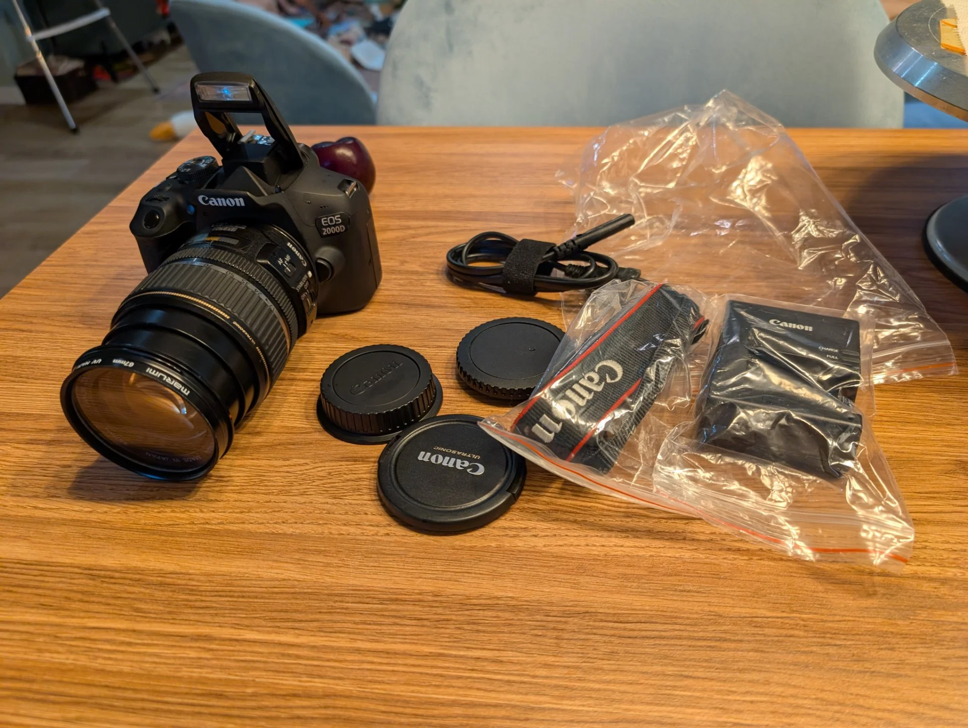 Зеркальная камера Canon 2000D + объектив 17-85 - изображение 1