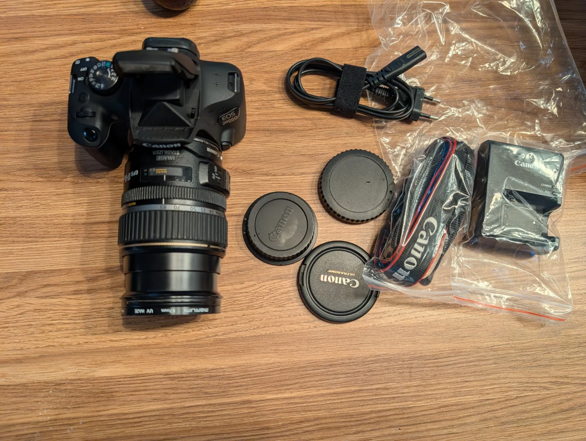 Зеркальная камера Canon 2000D + объектив 17-85 - миниатюра 2