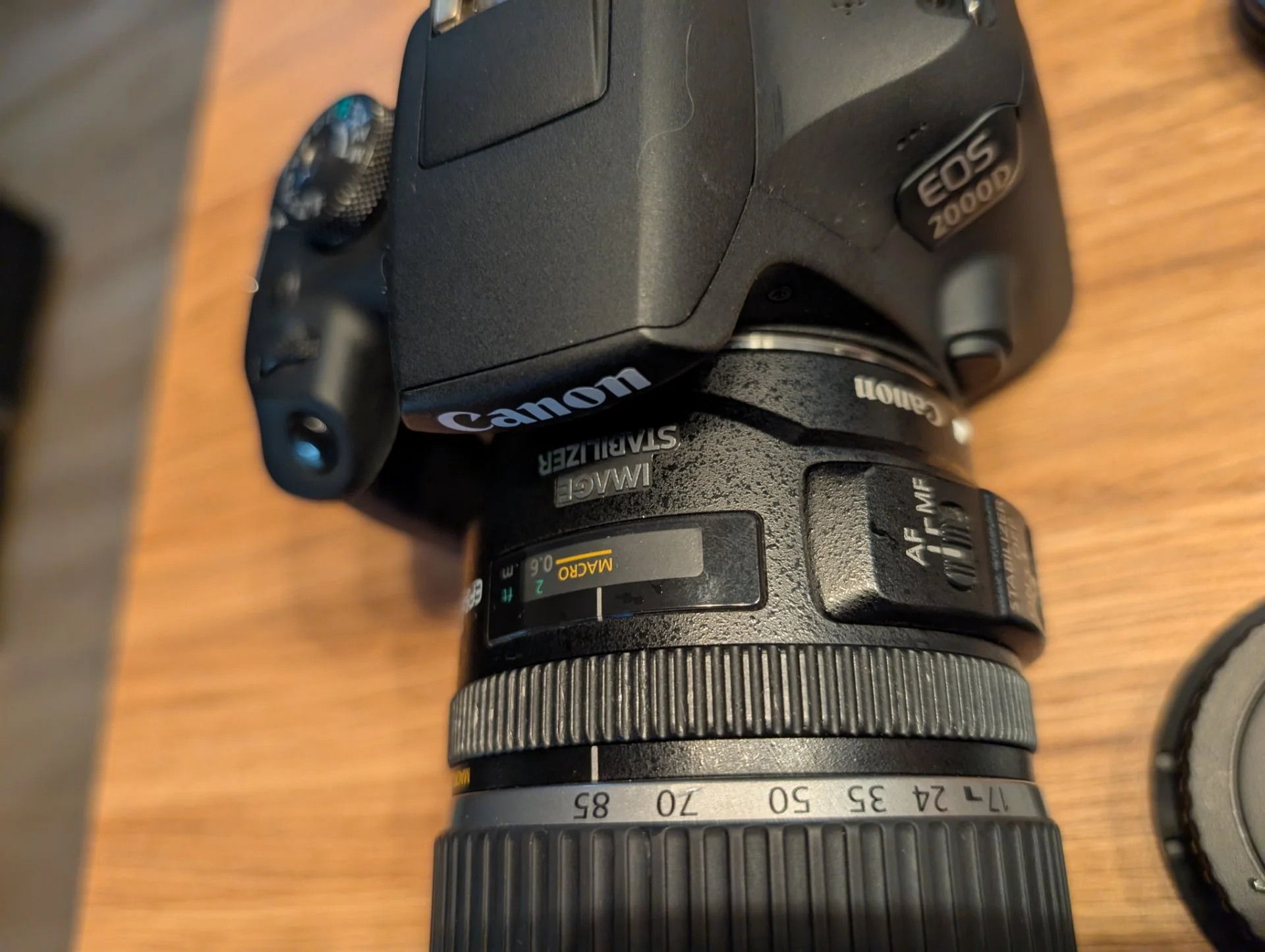 Зеркальная камера Canon 2000D + объектив 17-85 - миниатюра 4