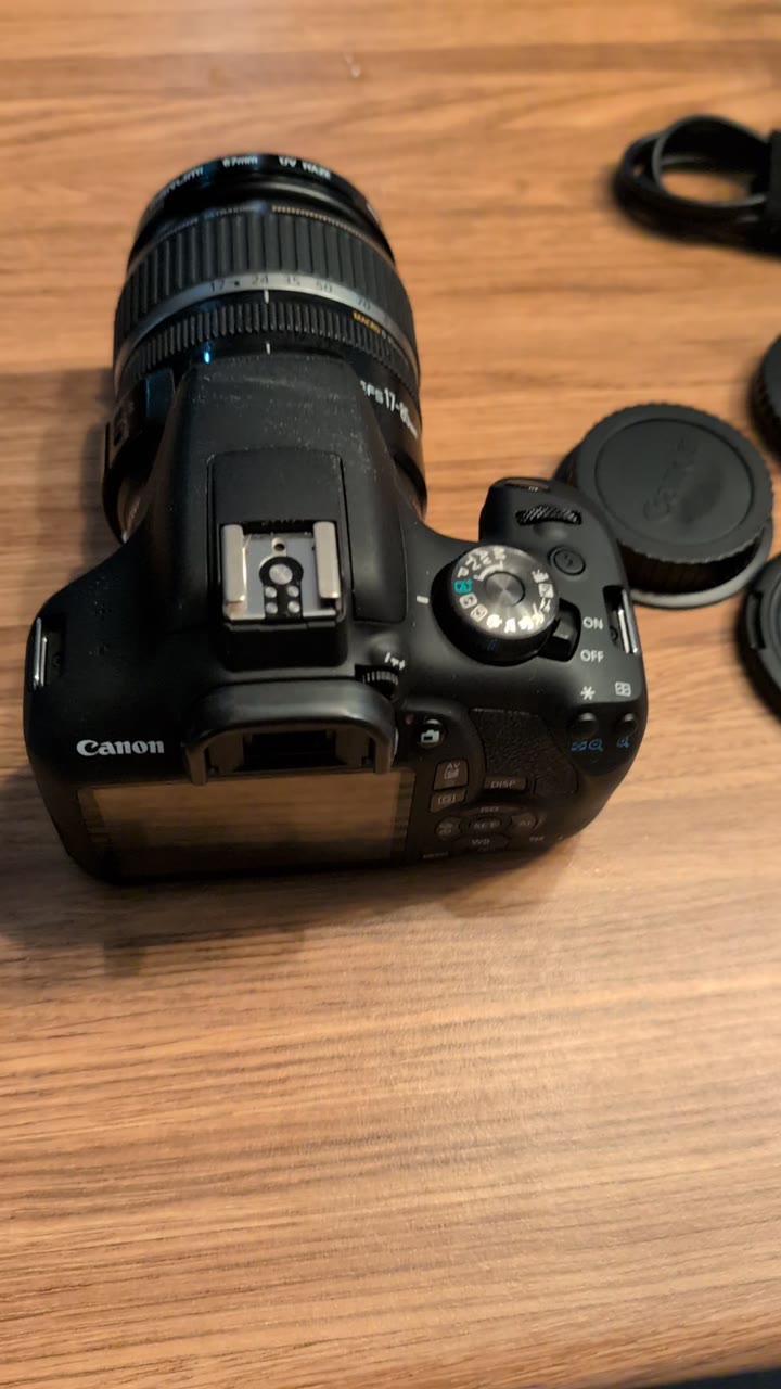 Зеркальная камера Canon 2000D + объектив 17-85 - видео 11