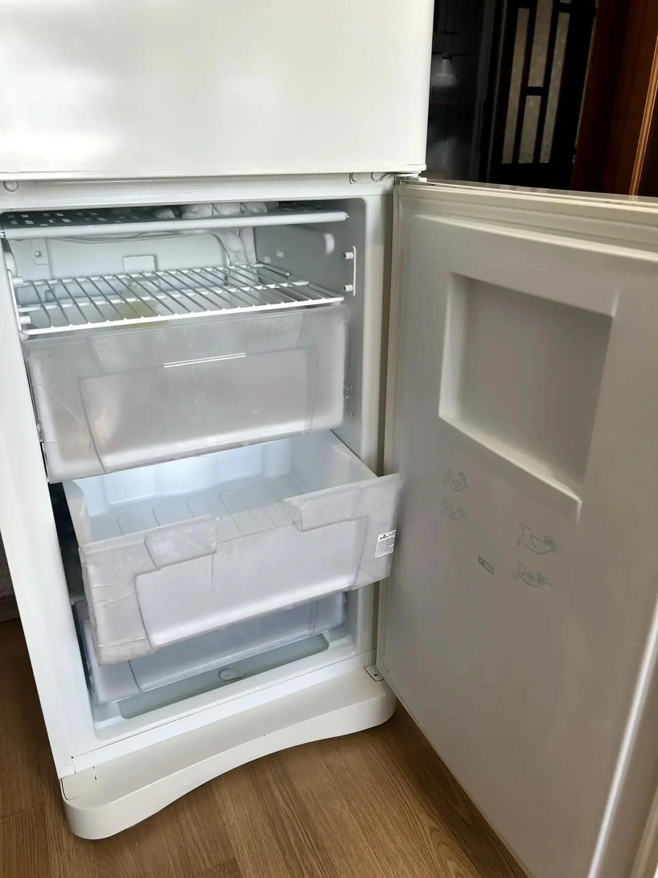холодильник indesit c 236g - миниатюра 4
