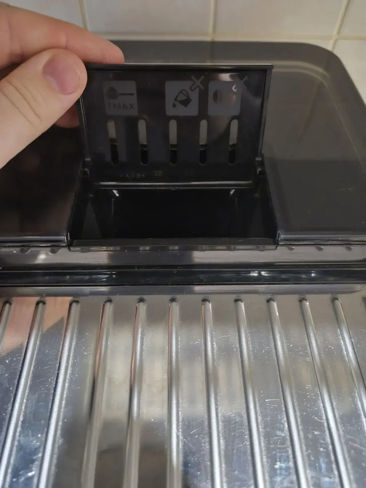 Кофемашина Delonghi Eletta Explore 450.55.S б/у - миниатюра 7