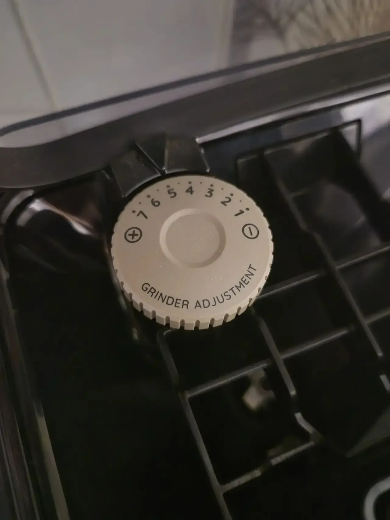 Кофемашина Delonghi Eletta Explore 450.55.S б/у - миниатюра 8