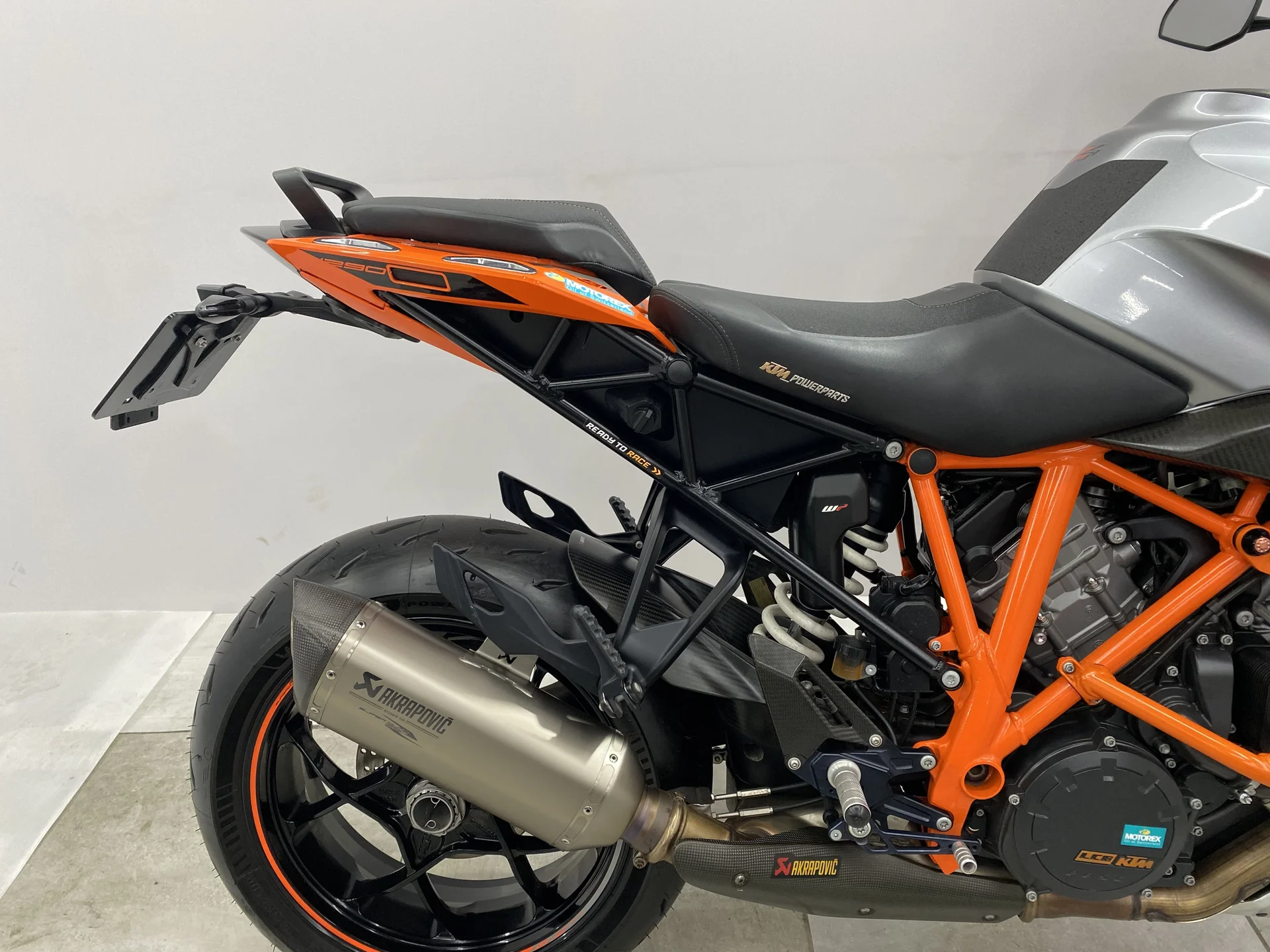 KTM 1290 Superduke GT 043936 - миниатюра 18