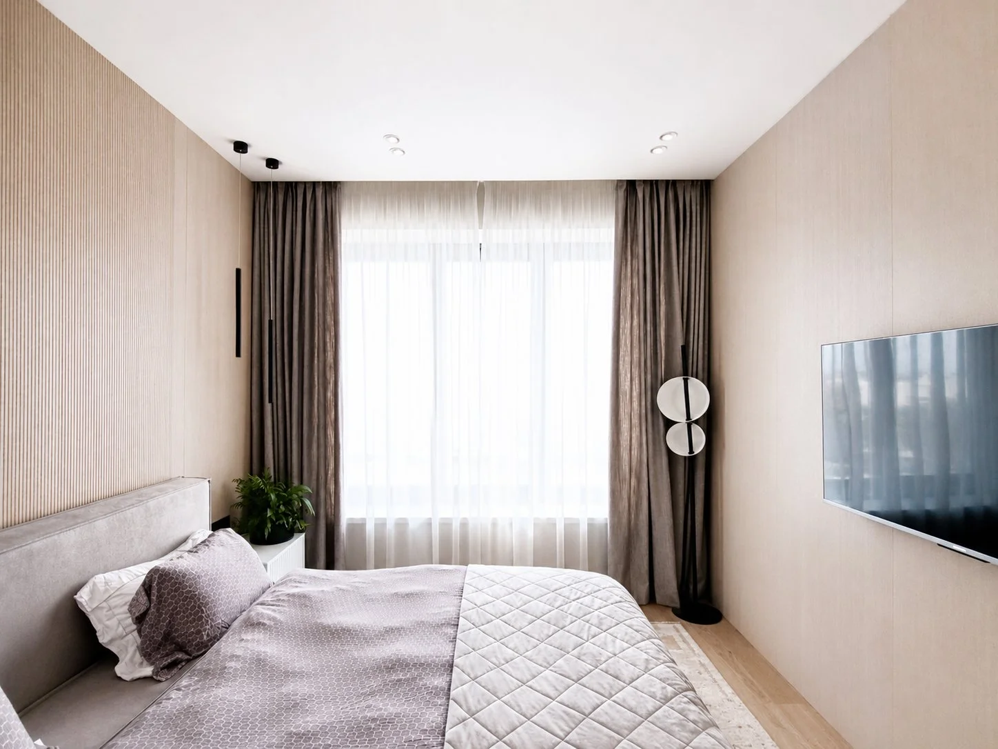Видовая 4-комн. квартира, 95,8 м² с шикарным ремонтом - миниатюра 3