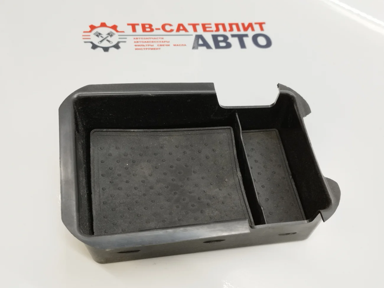 Органайзер штатного подлокотника Гард на Лада Веста - изображение 1