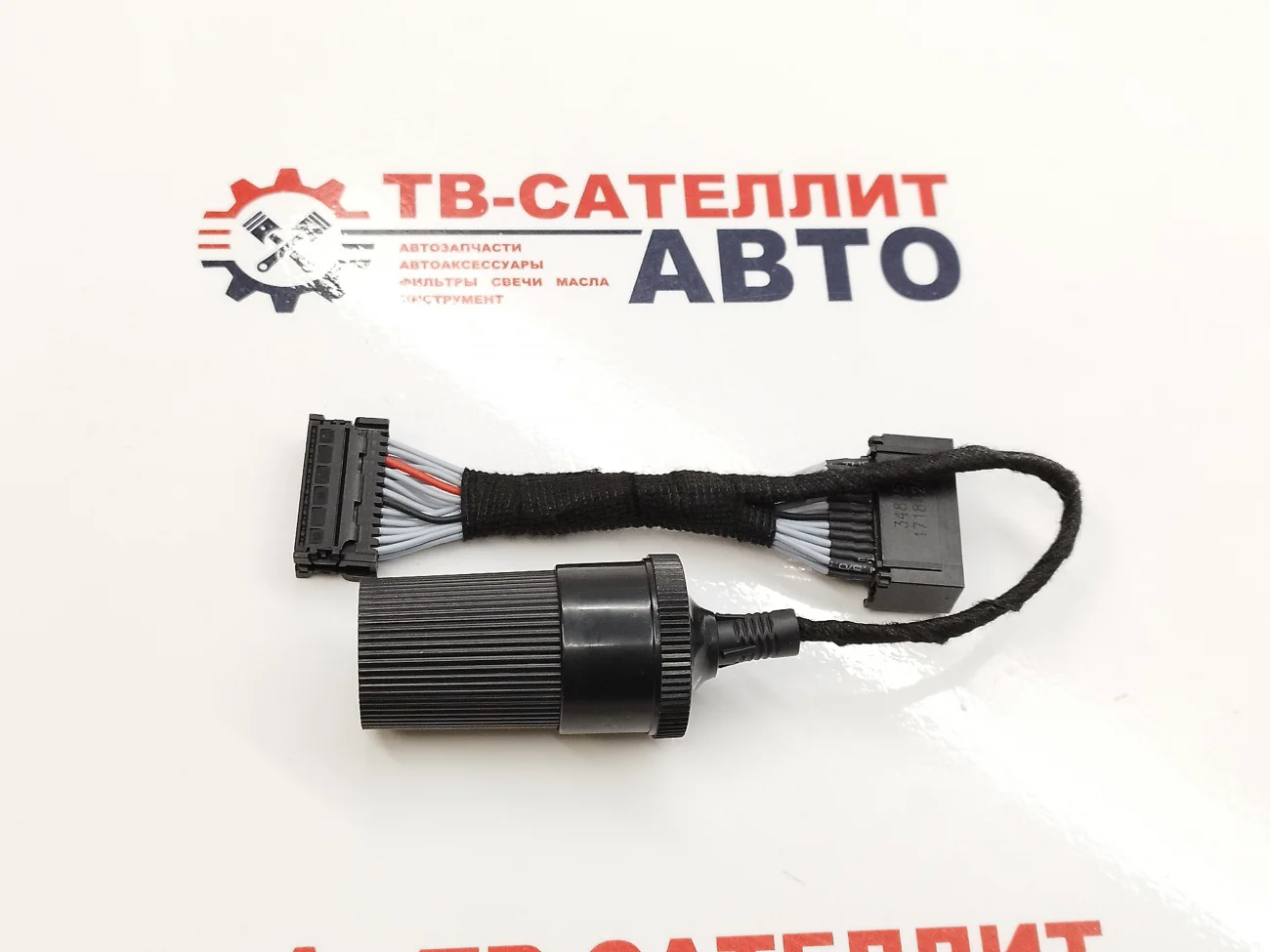 Адаптер для подключения видеорегистратора Лада Веста, Х Рей, Гранта в передний плафон