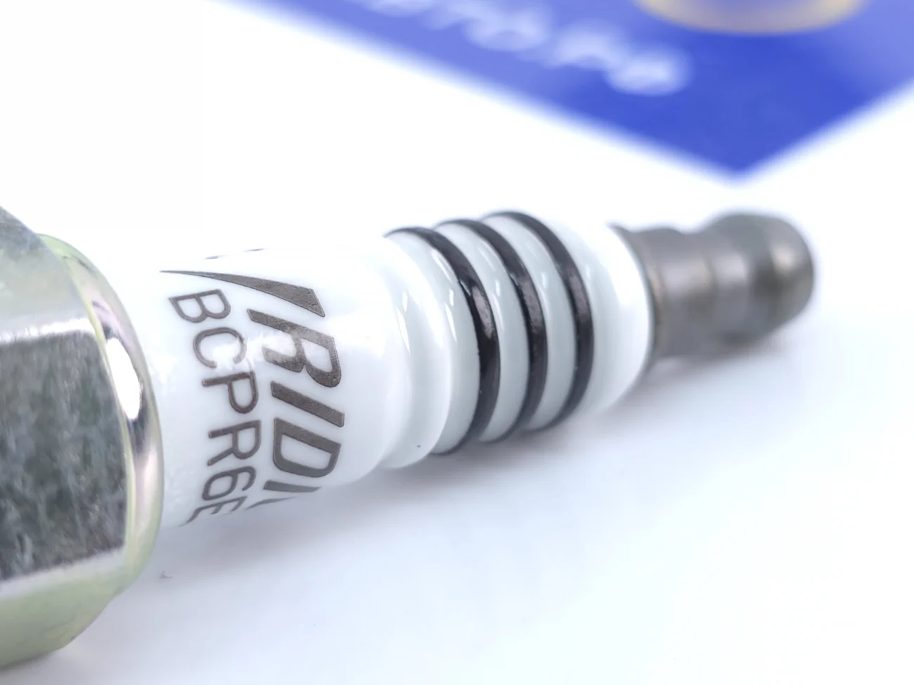 Свеча зажигания Иридиевая. BCPR6EIX-11 ВАЗ 16 кл. NGK. - миниатюра 3
