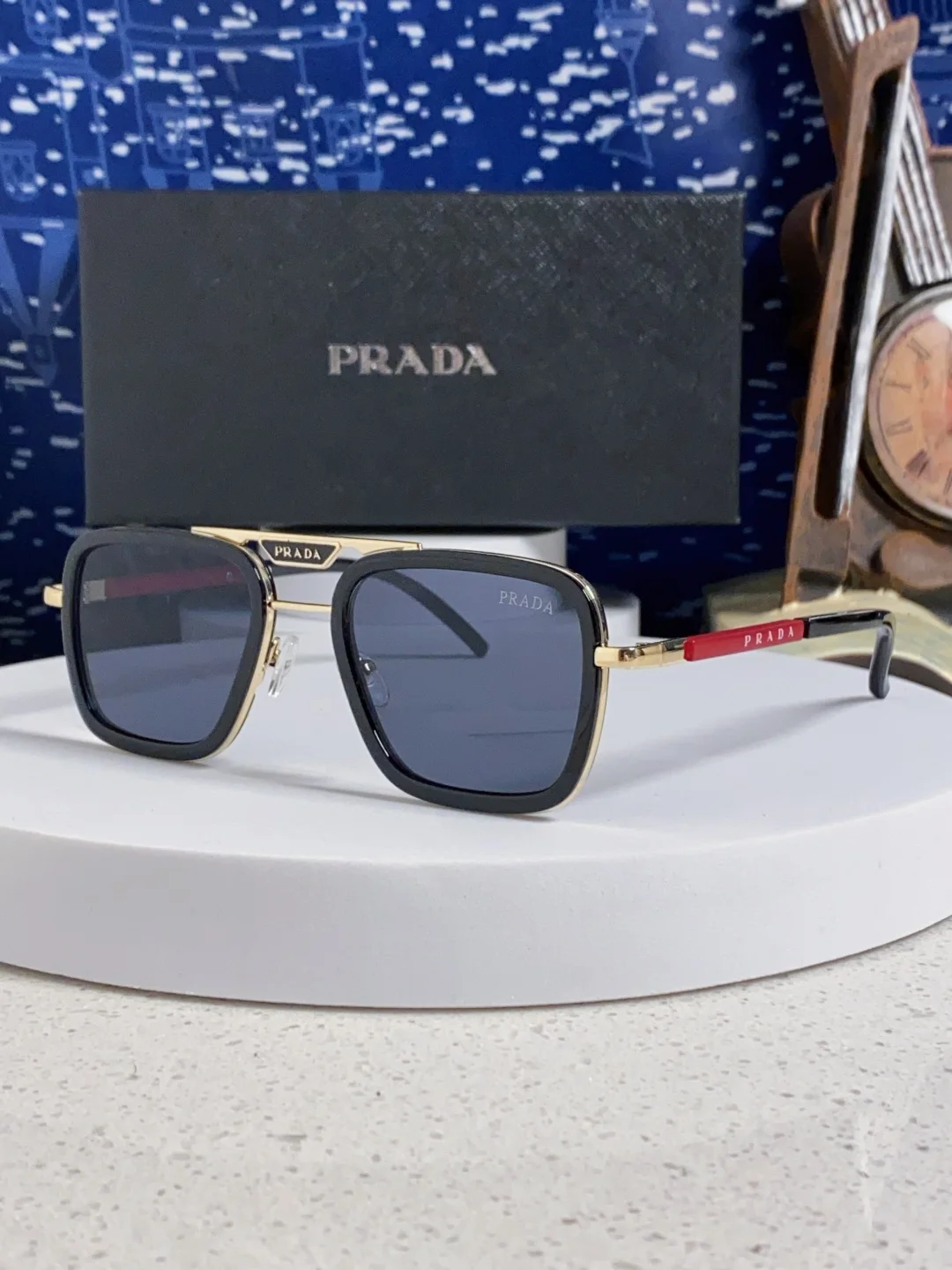 Солнцезащитные очки Prada - изображение 1
