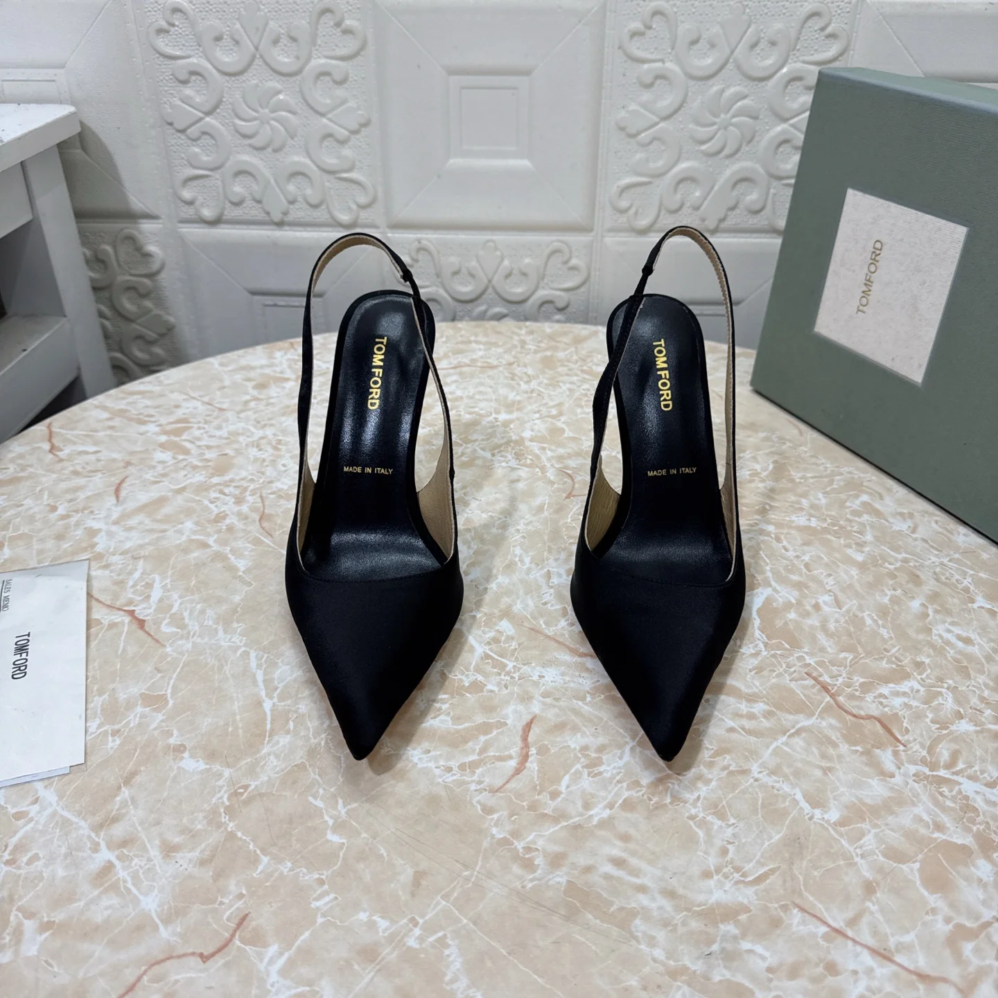 Женские черные туфли Tom Ford с ремешком на пятке