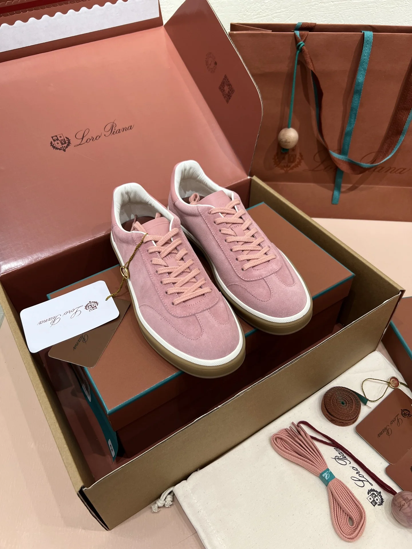 Loro Piana Tennis Walk женские кроссовки из нубука