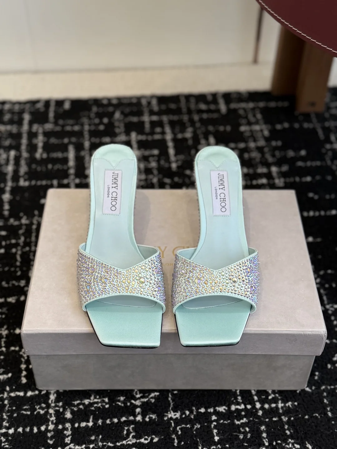 Босоножки Jimmy Choo с отделкой стразами - изображение 1