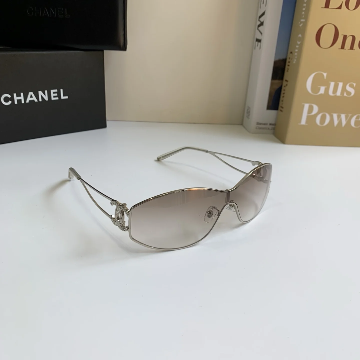Солнечные очки Chanel классические - изображение 1