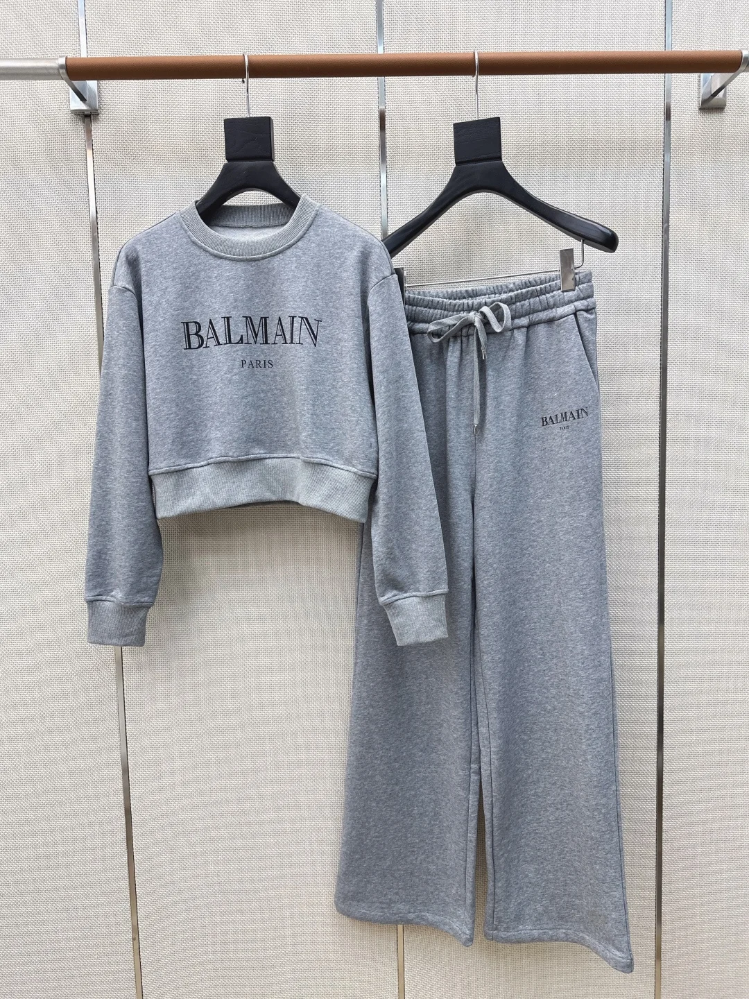 Комплект Balmain серый: худи и штаны - изображение 1