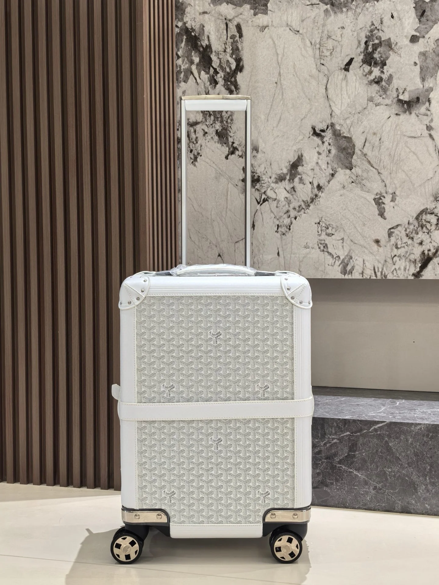 Кожаный чемодан Goyard 20 дюймов белый ручной работы