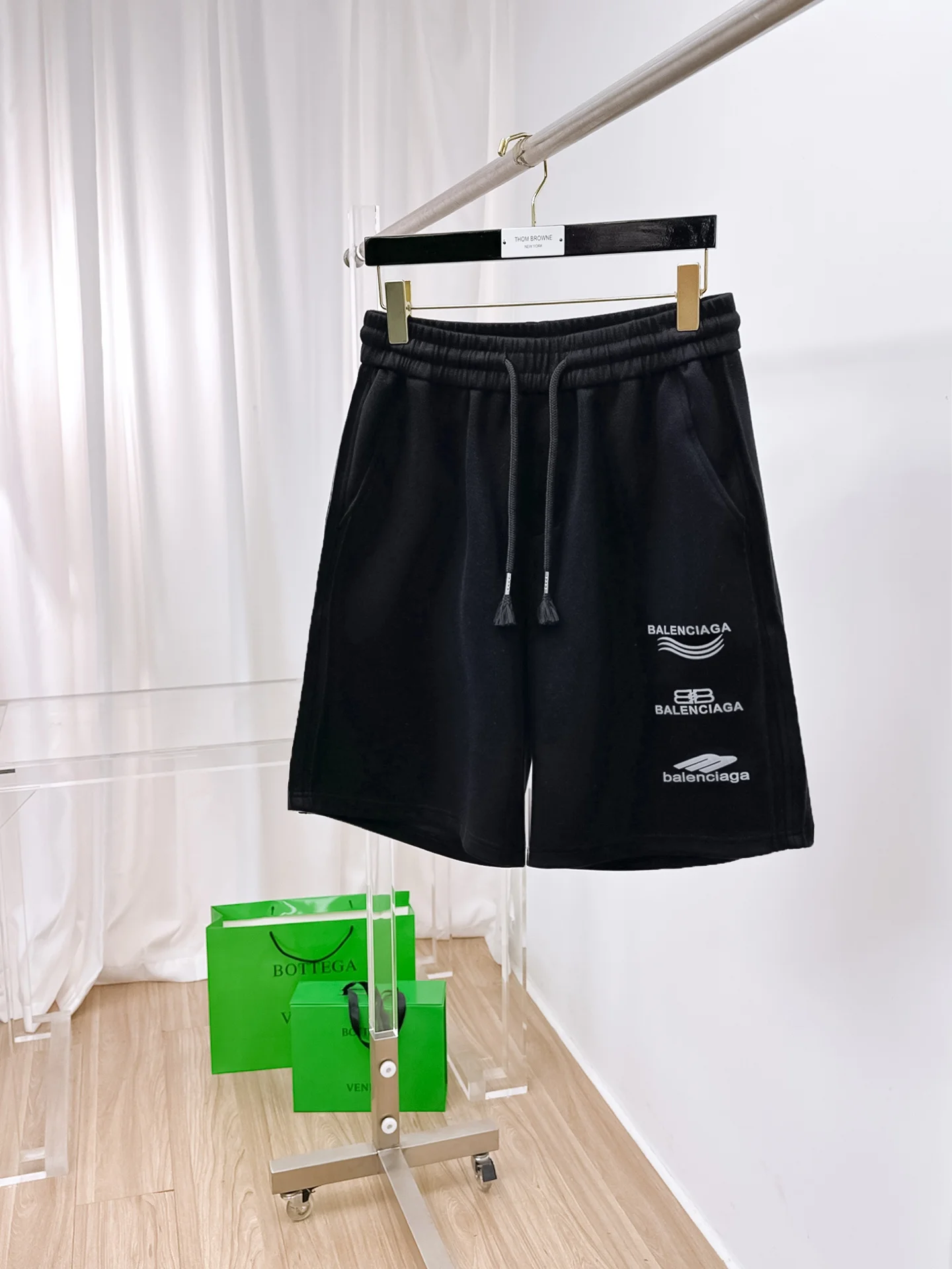 Мужские шорты Balenciaga с логотипом