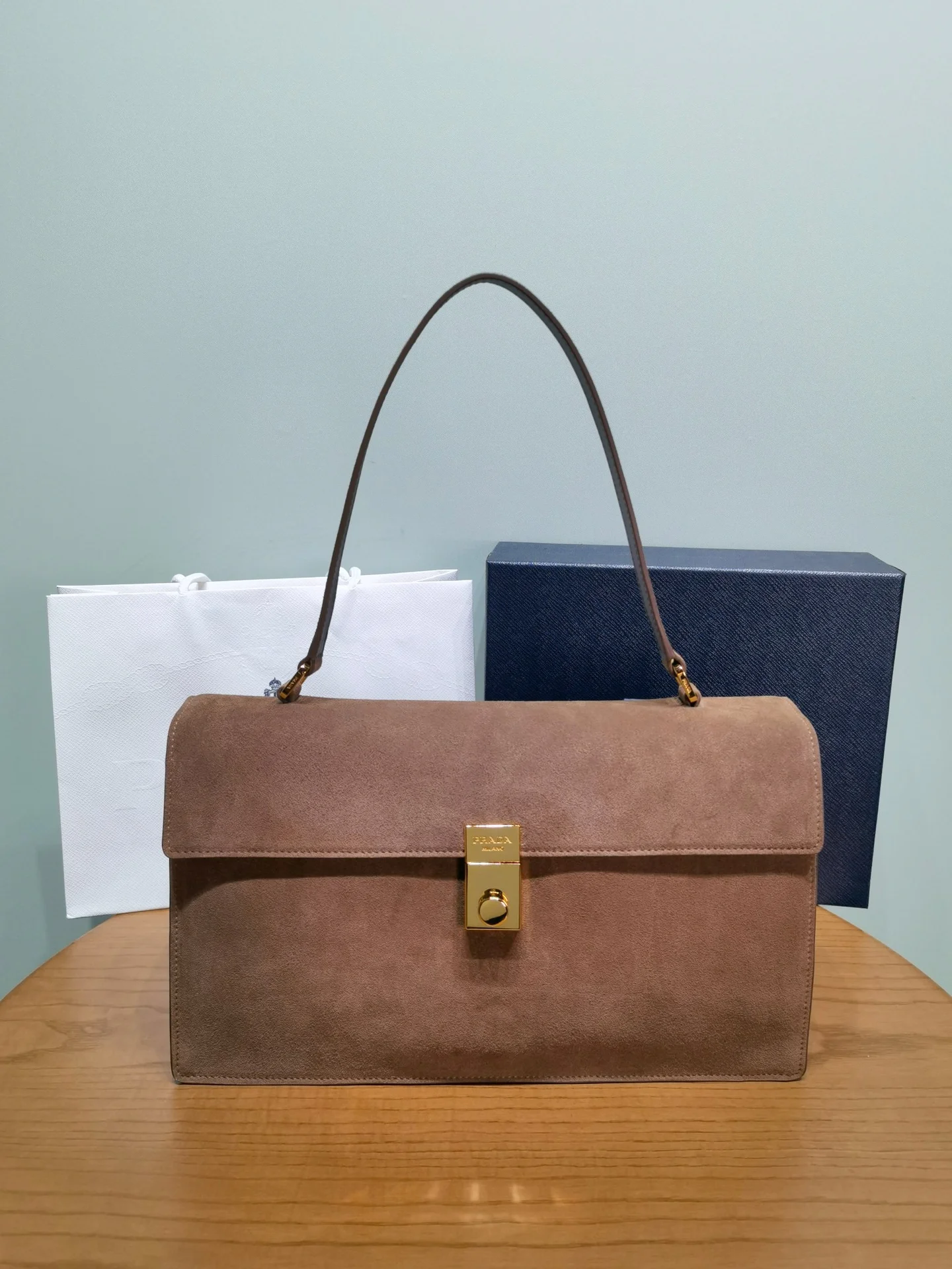 Замшевая сумка Prada Soft Suede - изображение 1
