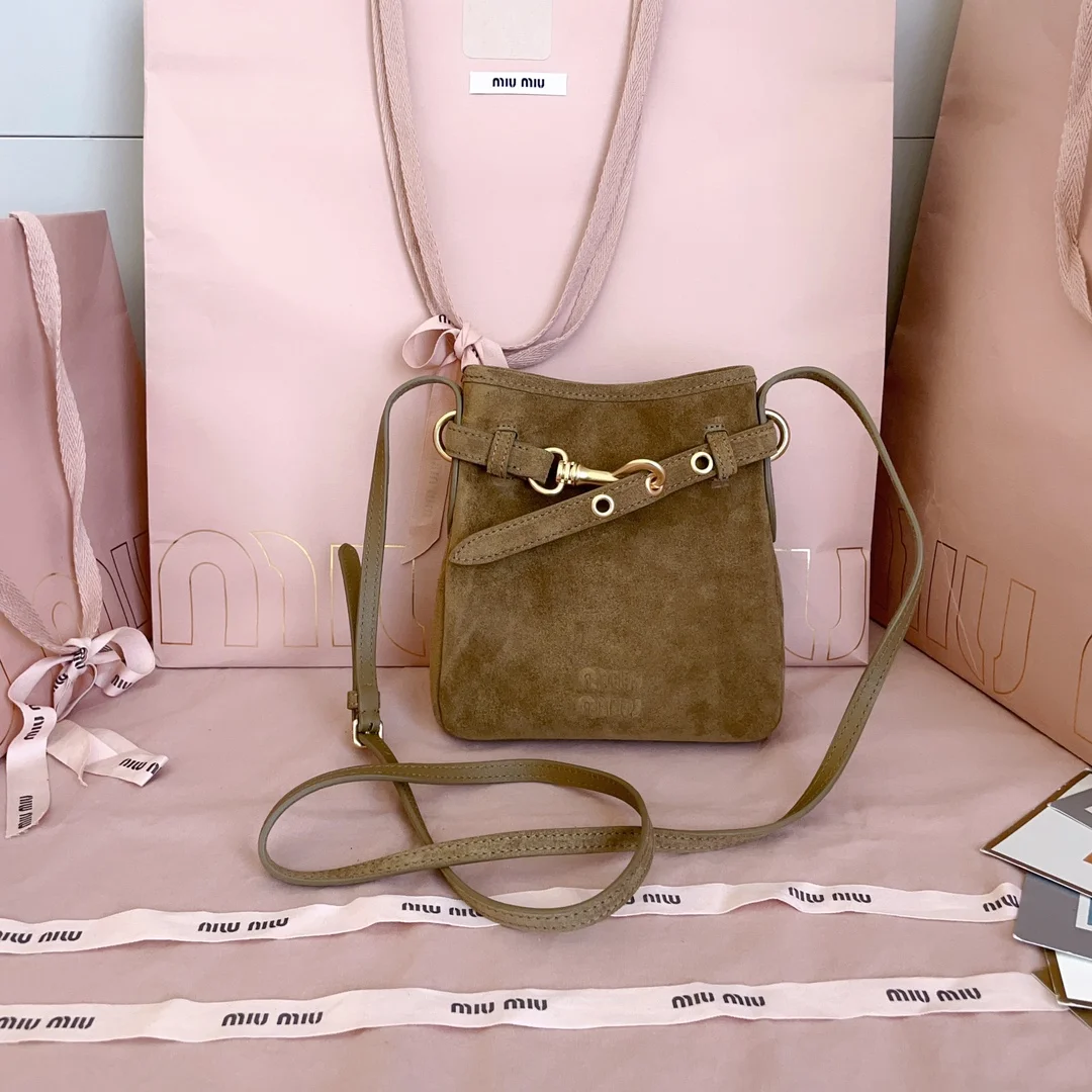 Мини-сумка Miu Miu из замши - изображение 1