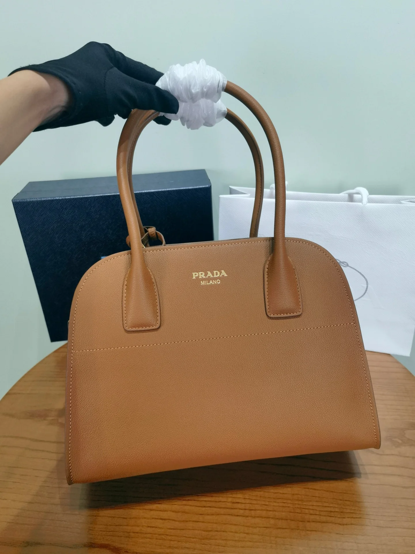 Сумка Prada Milano карамельная с ручками - изображение 1