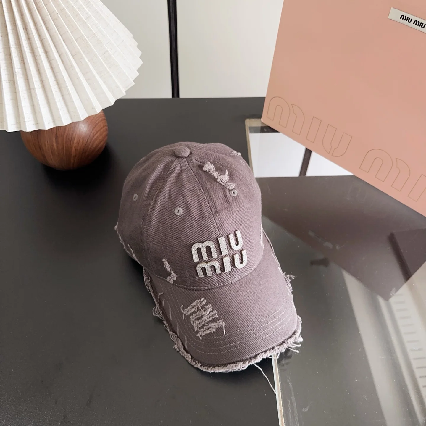Бейсболка Miu Miu серая - изображение 1