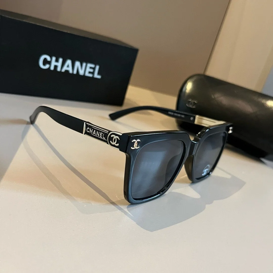 Черные солнцезащитные очки Chanel - изображение 1